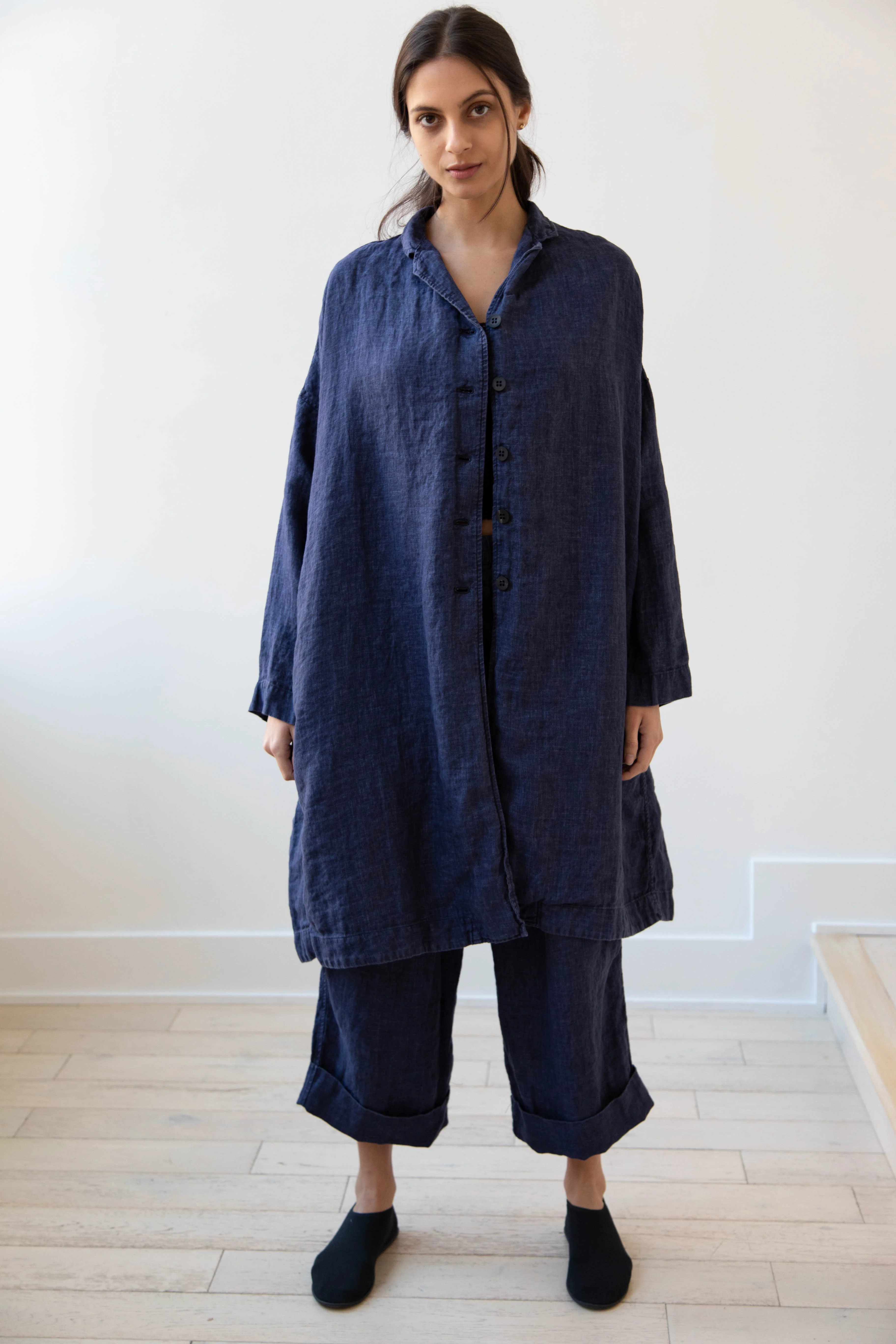 Album di Famiglia | Linen Easy Coat in Navy - Image 13