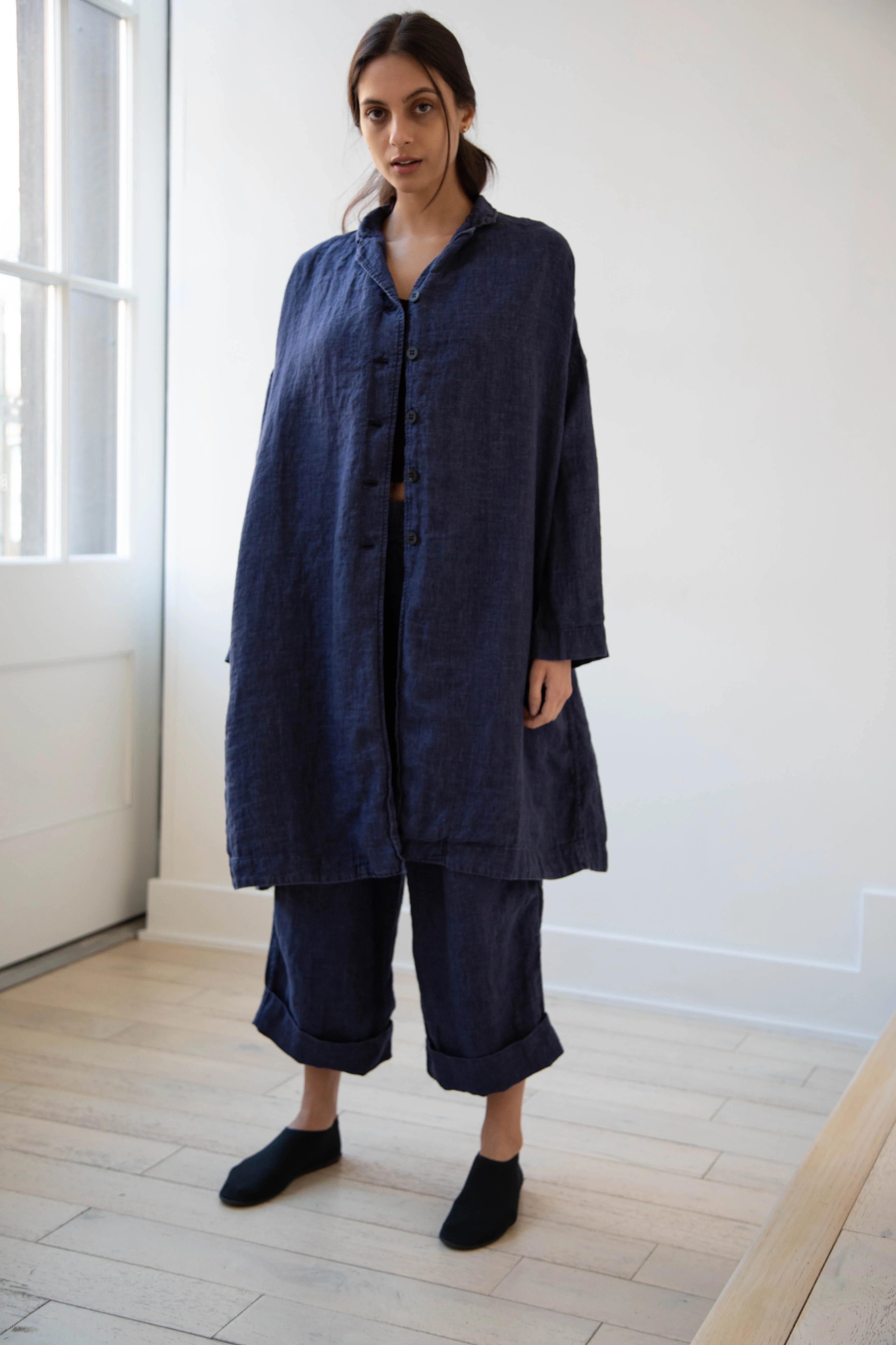 Album di Famiglia | Linen Easy Coat in Navy - Image 17