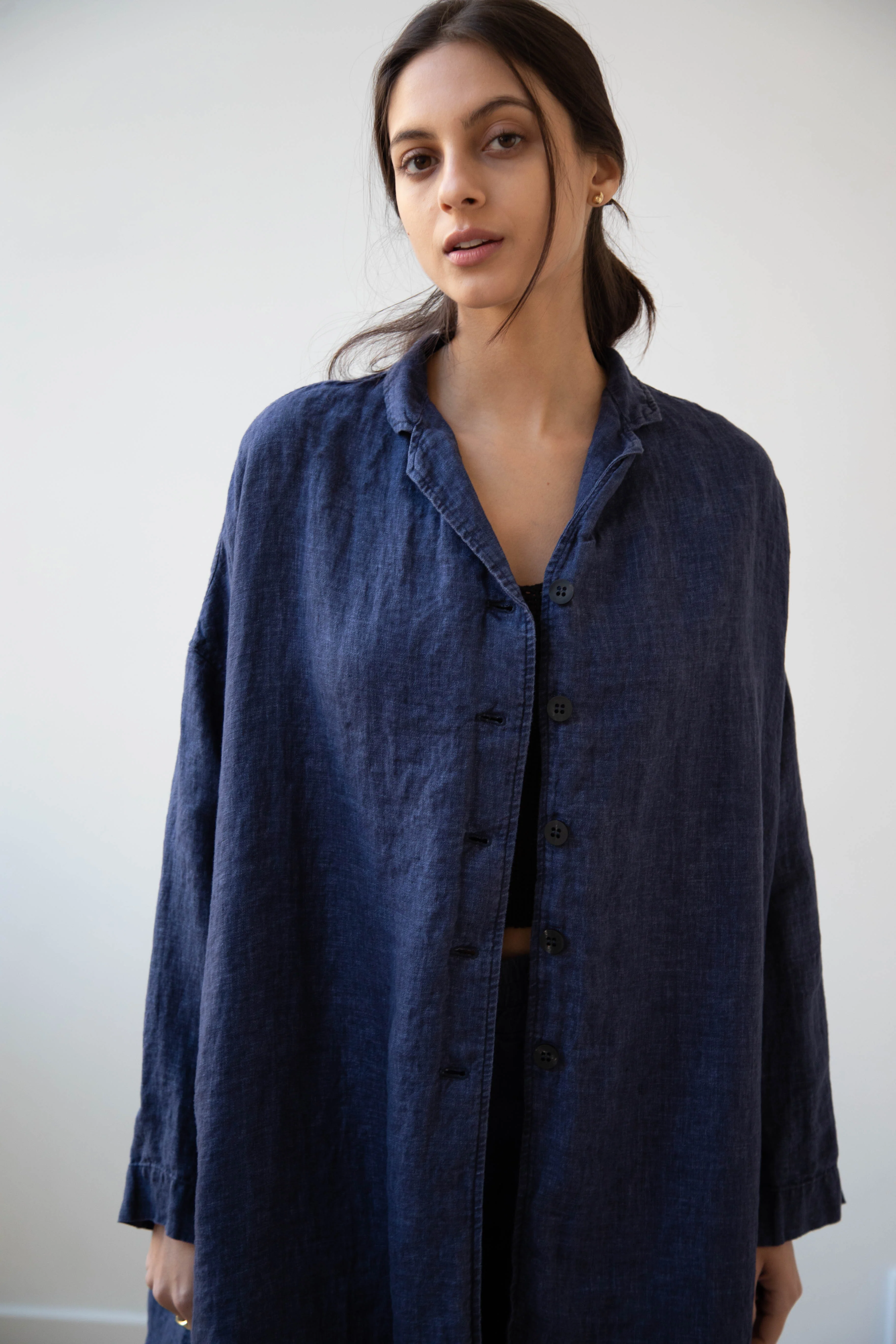 Album di Famiglia | Linen Easy Coat in Navy - Image 18