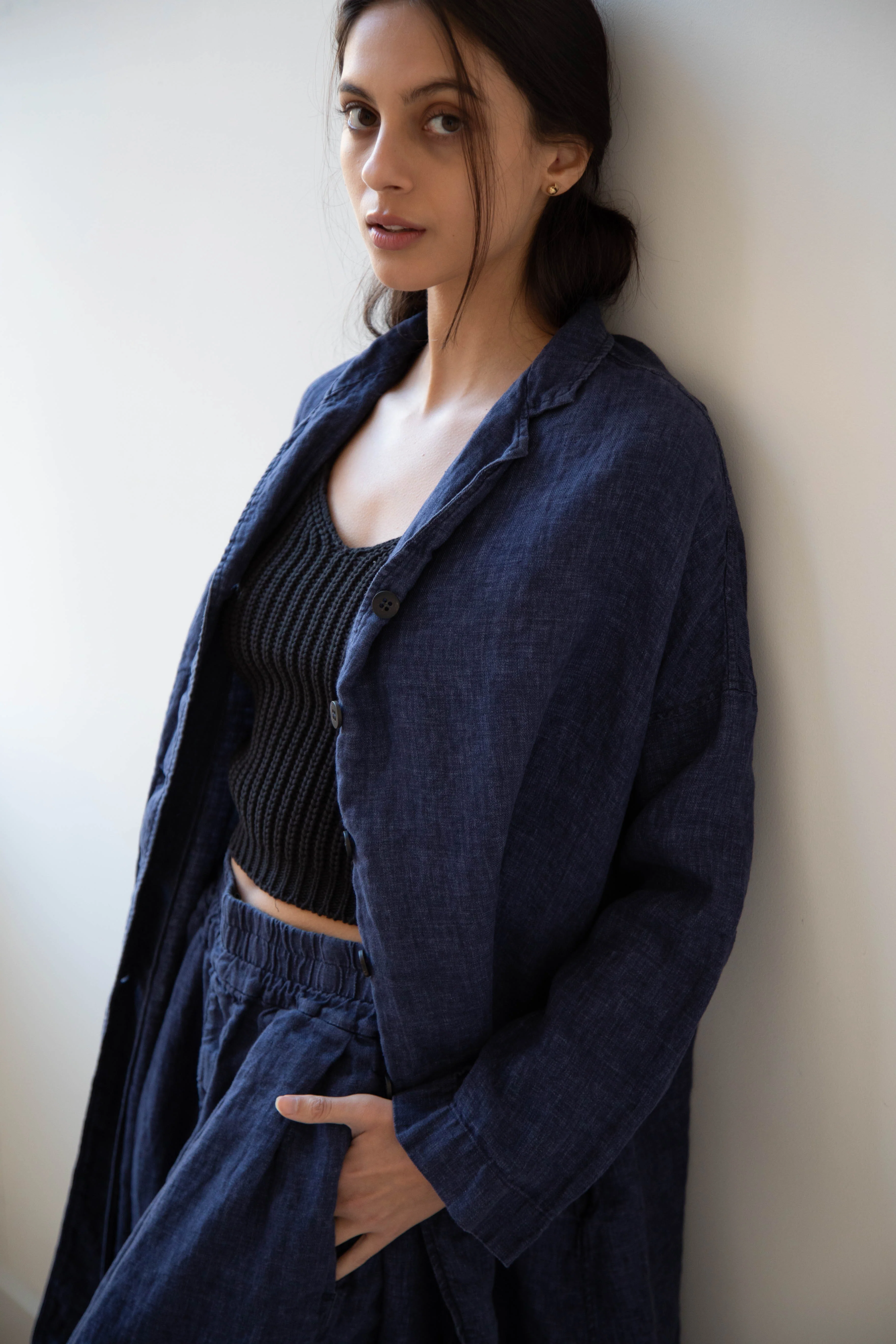 Album di Famiglia | Linen Easy Coat in Navy - Image 22