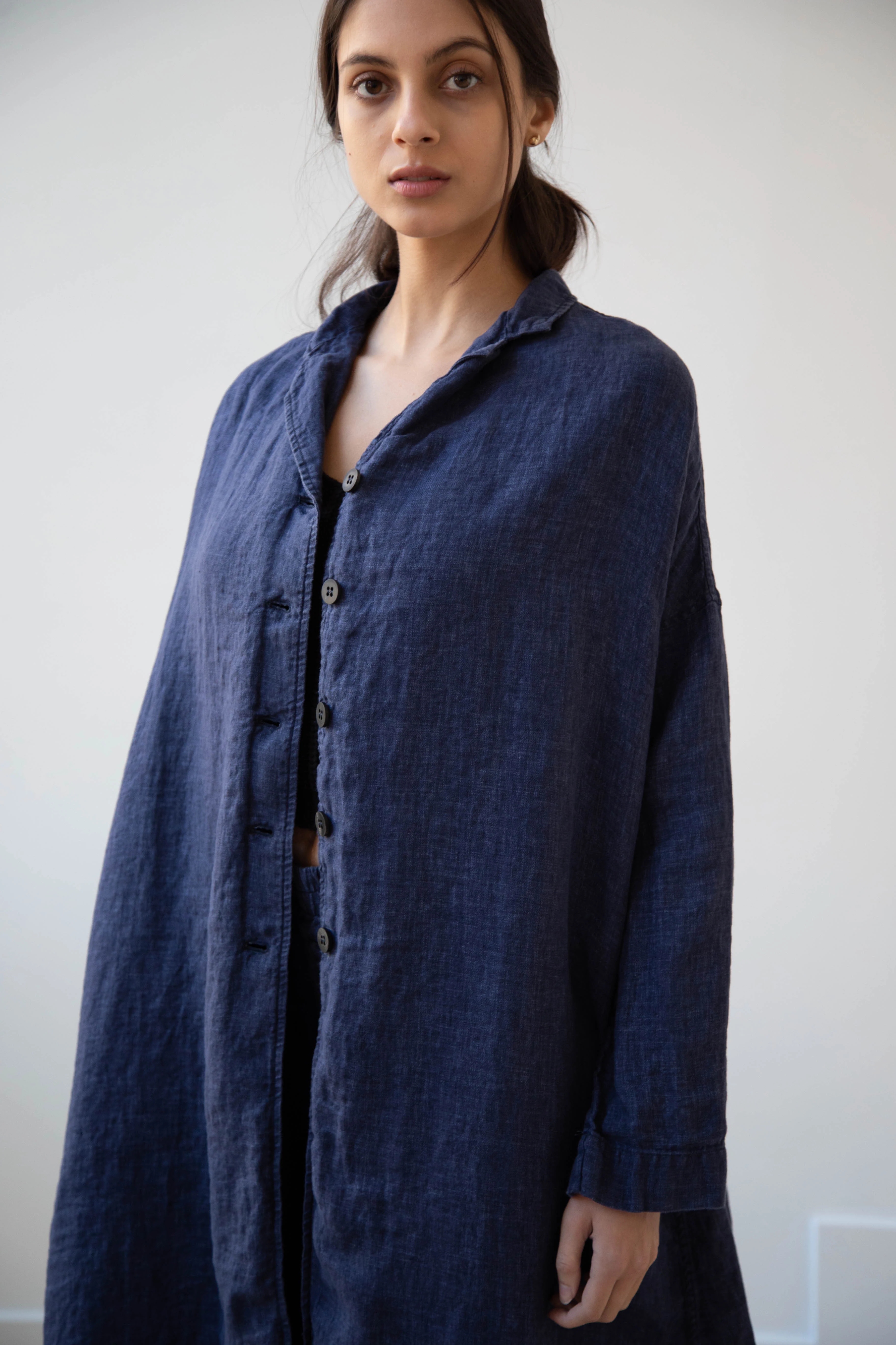 Album di Famiglia | Linen Easy Coat in Navy - Image 4