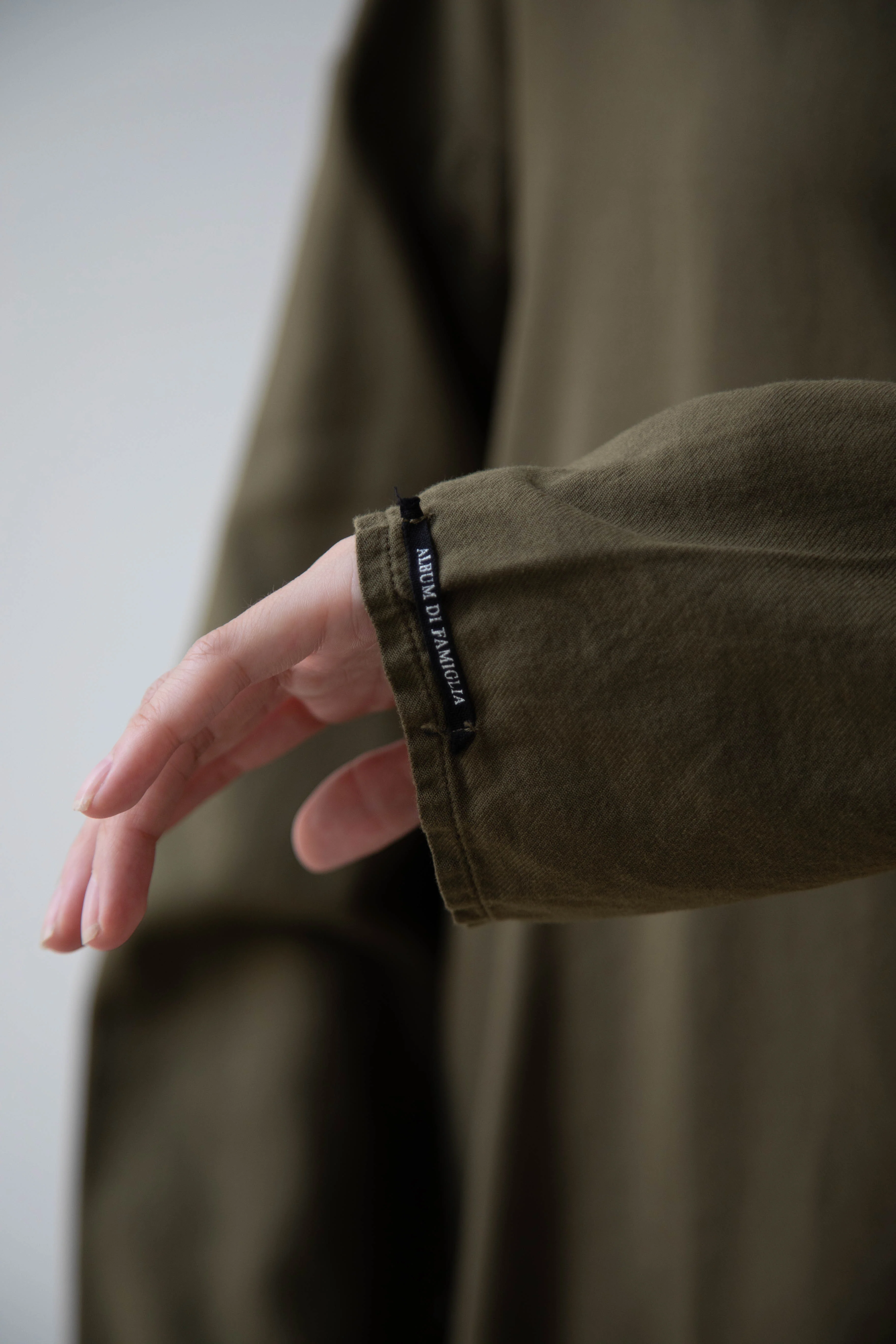Album di Famiglia | Short Collar Shirt in TVC Olive - Image 15