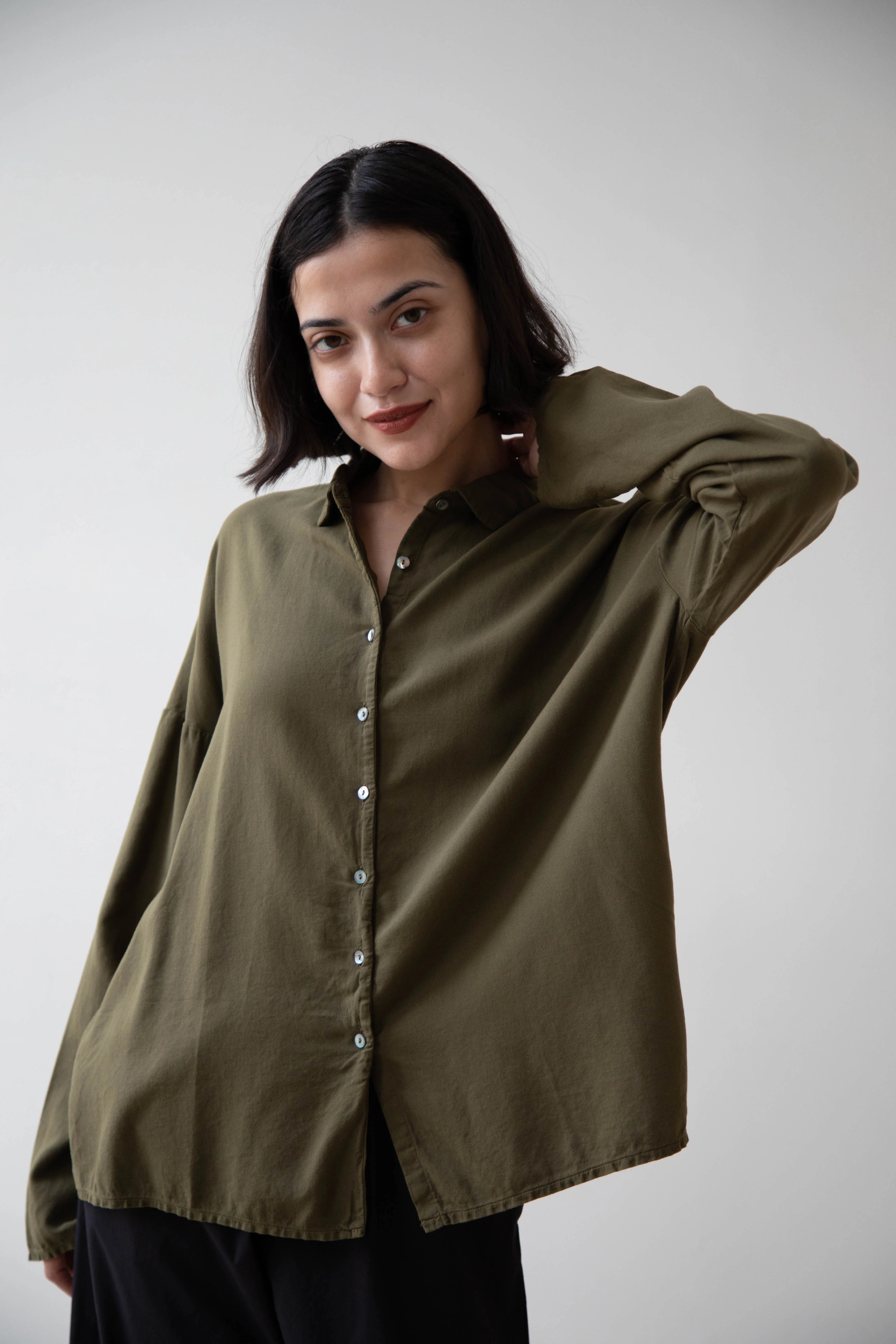 Album di Famiglia | Short Collar Shirt in TVC Olive - Image 18