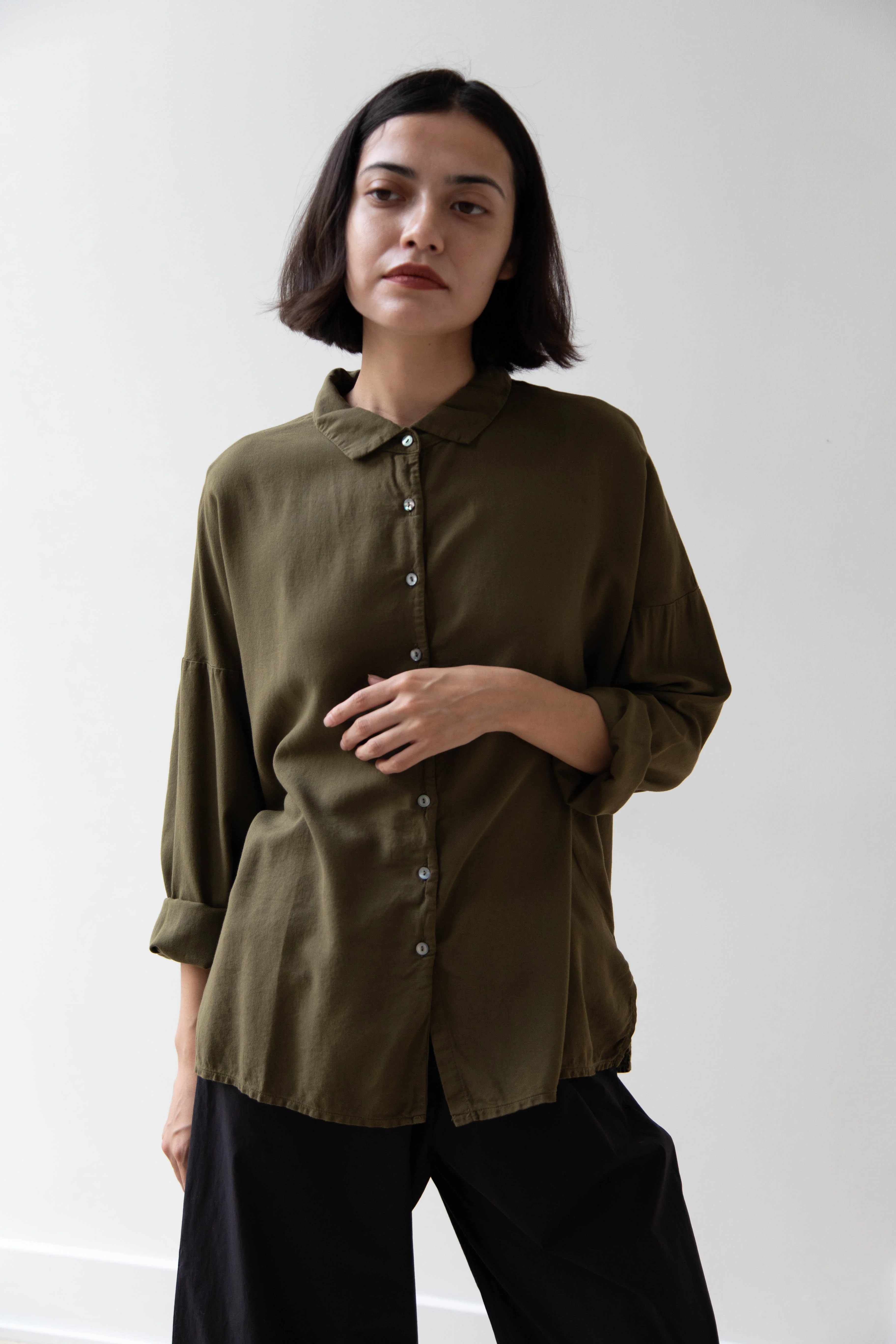 Album di Famiglia | Short Collar Shirt in TVC Olive - Image 28