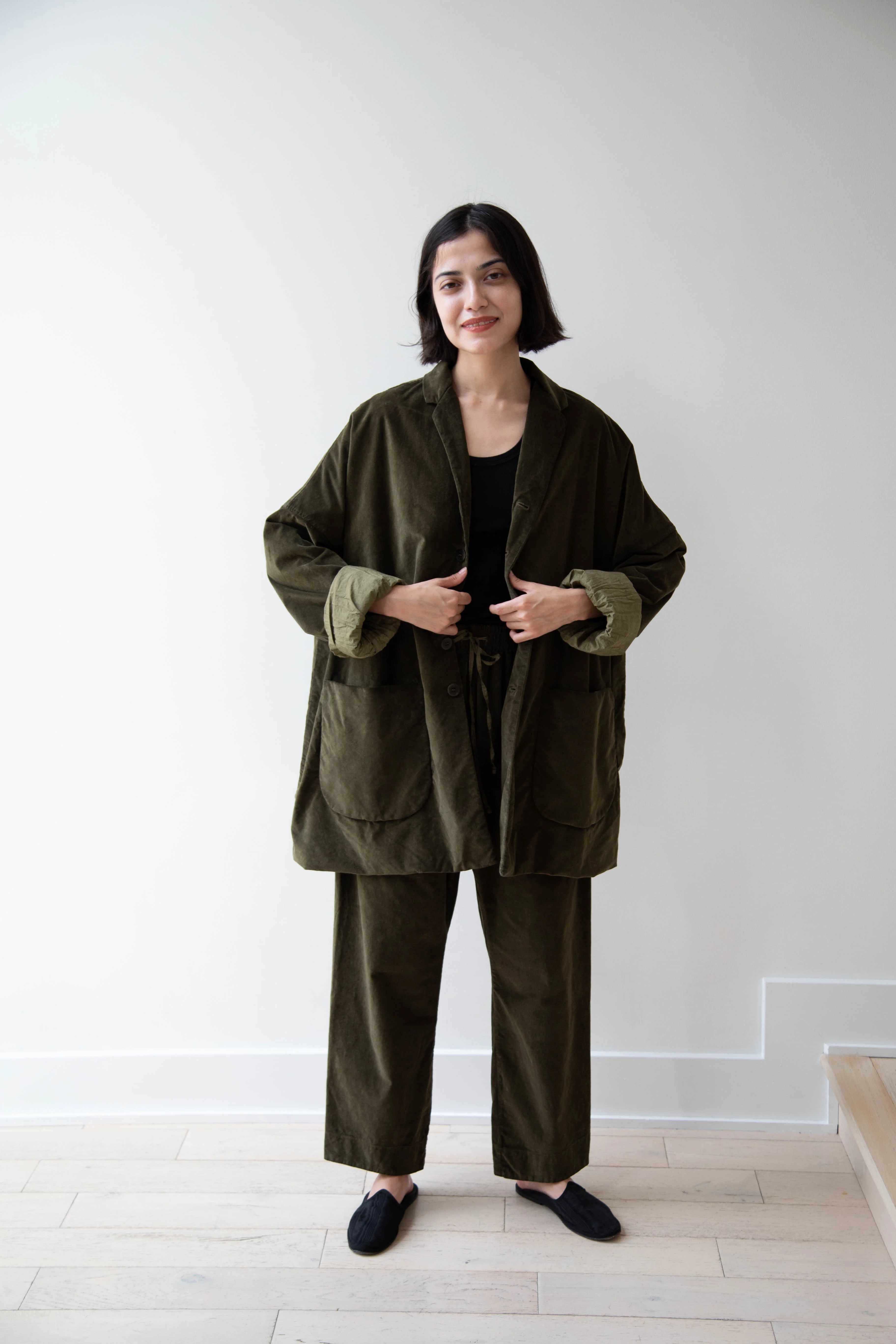 Album di Famiglia | Velvet Big Blazer in Olive - Image 11