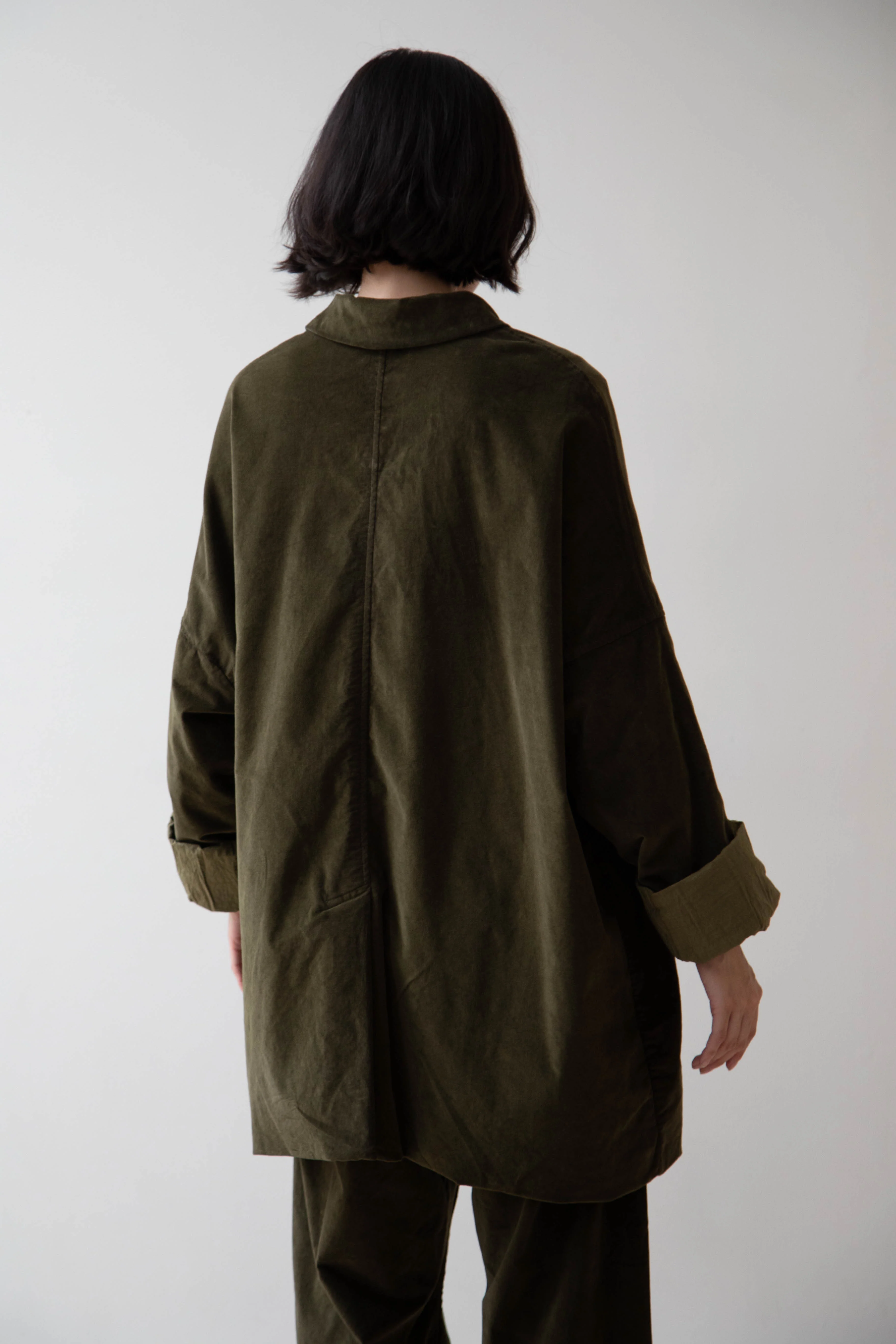 Album di Famiglia | Velvet Big Blazer in Olive - Image 12