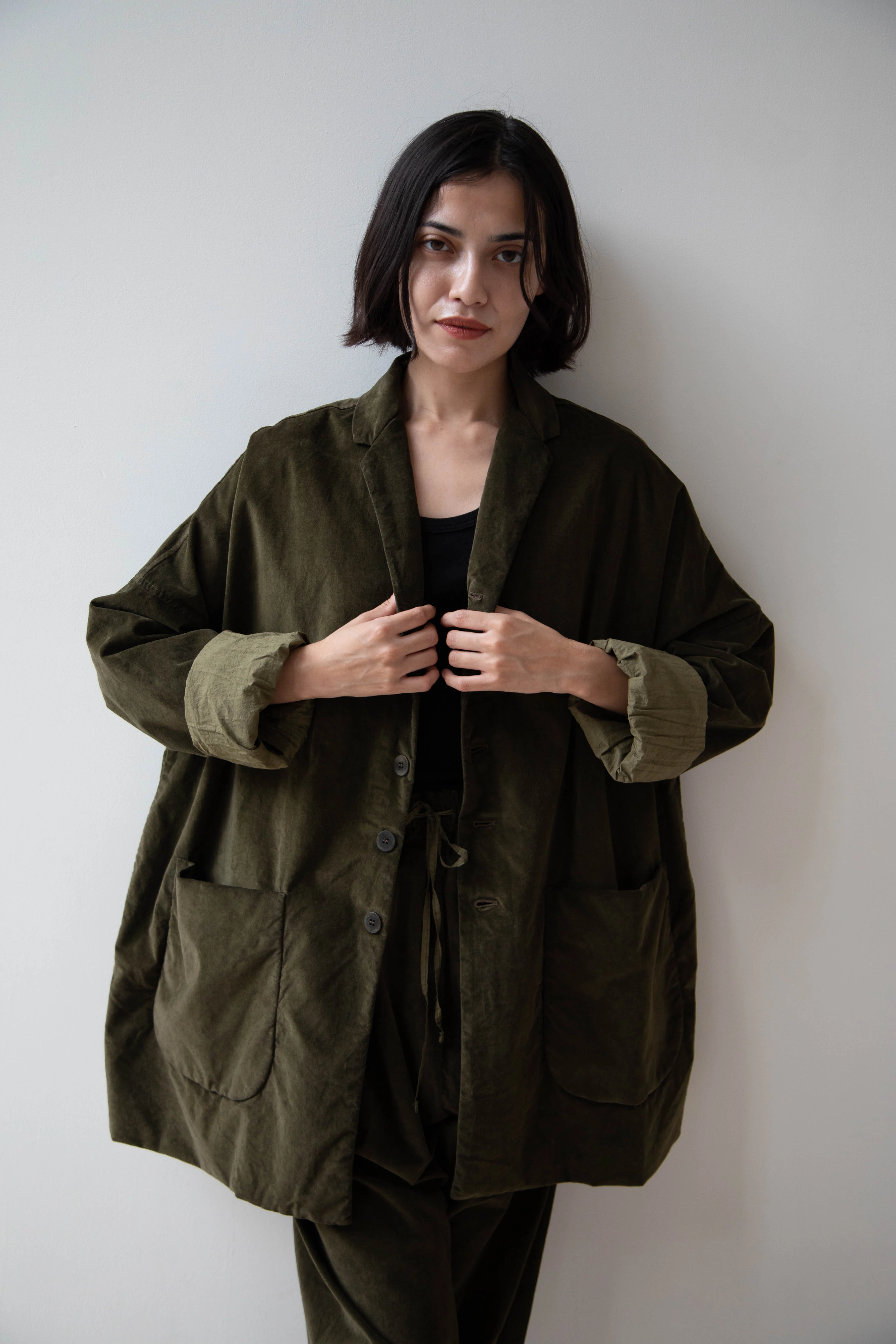 Album di Famiglia | Velvet Big Blazer in Olive - Image 33