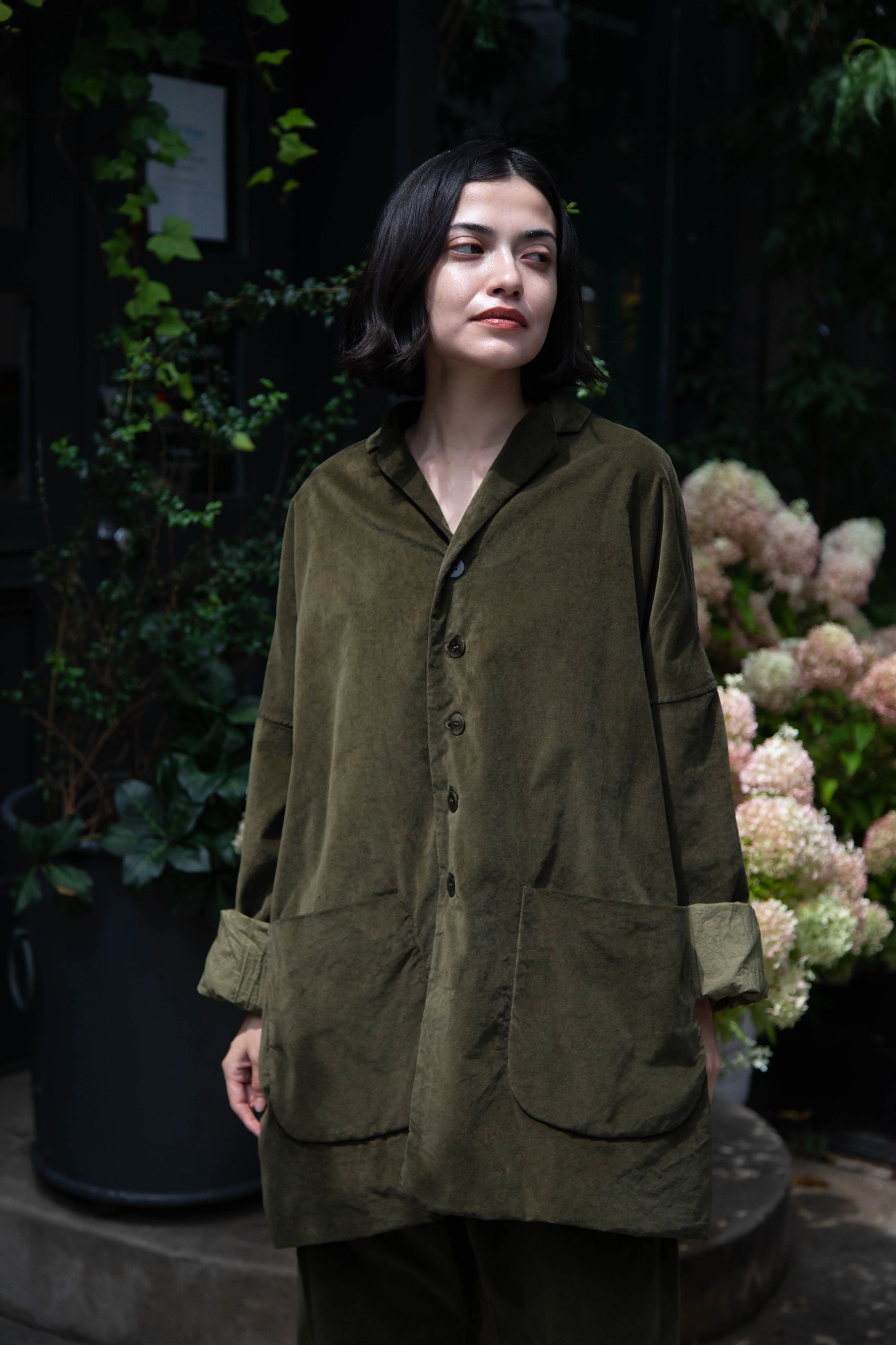 Album di Famiglia | Velvet Big Blazer in Olive - Image 48