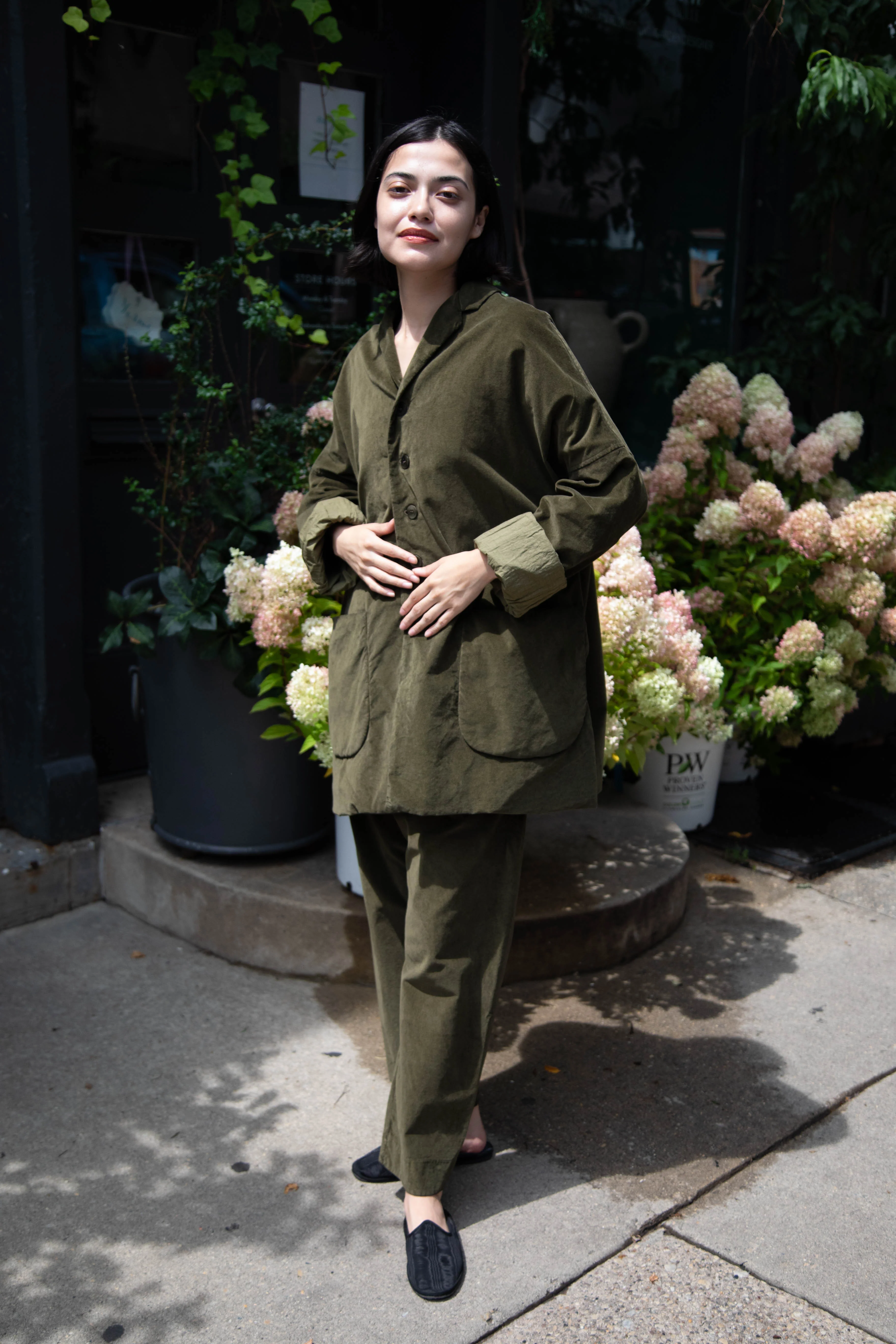 Album di Famiglia | Velvet Big Blazer in Olive - Image 8