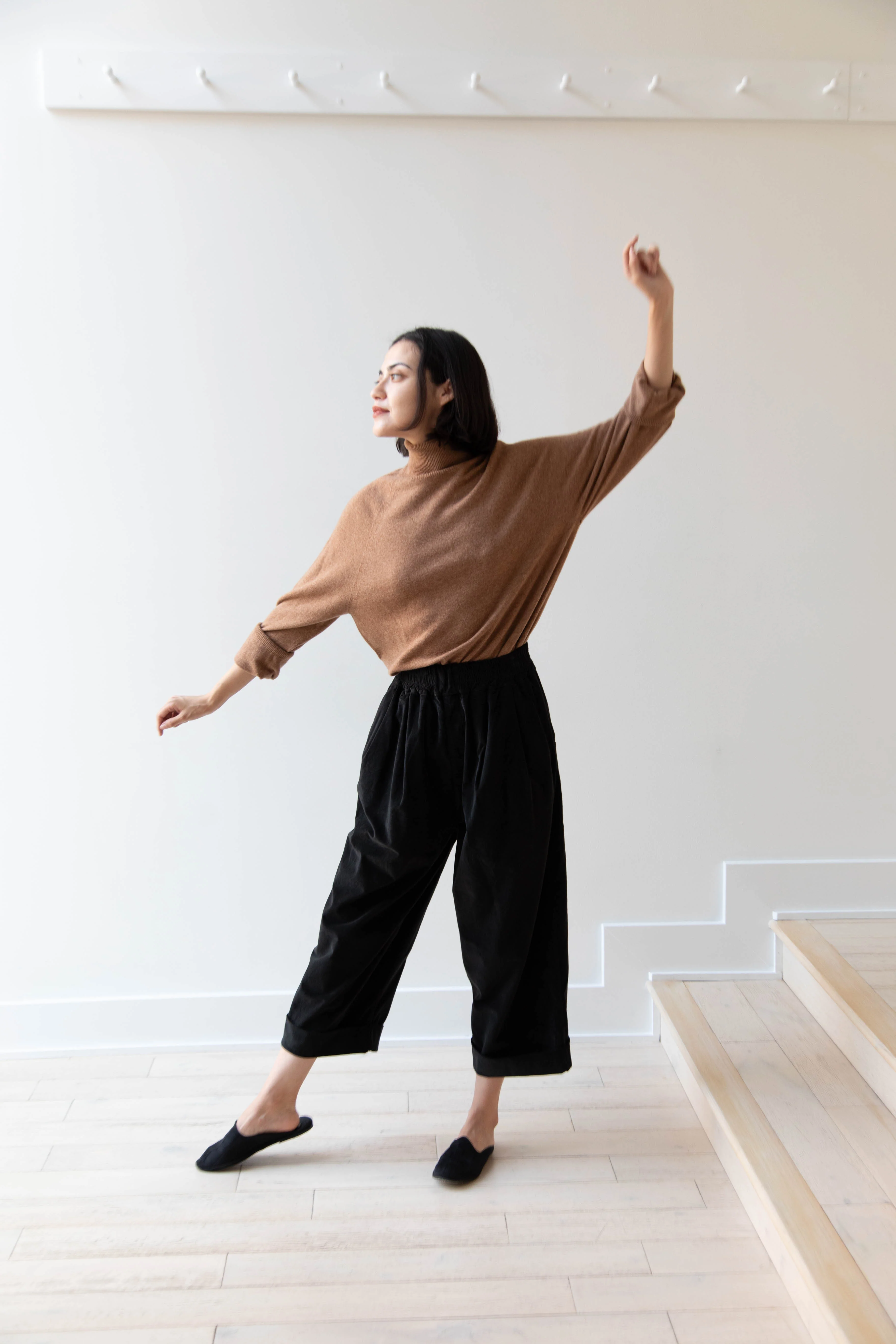 Album di Famiglia | Velvet Bragoni Pants in Slate - Image 25