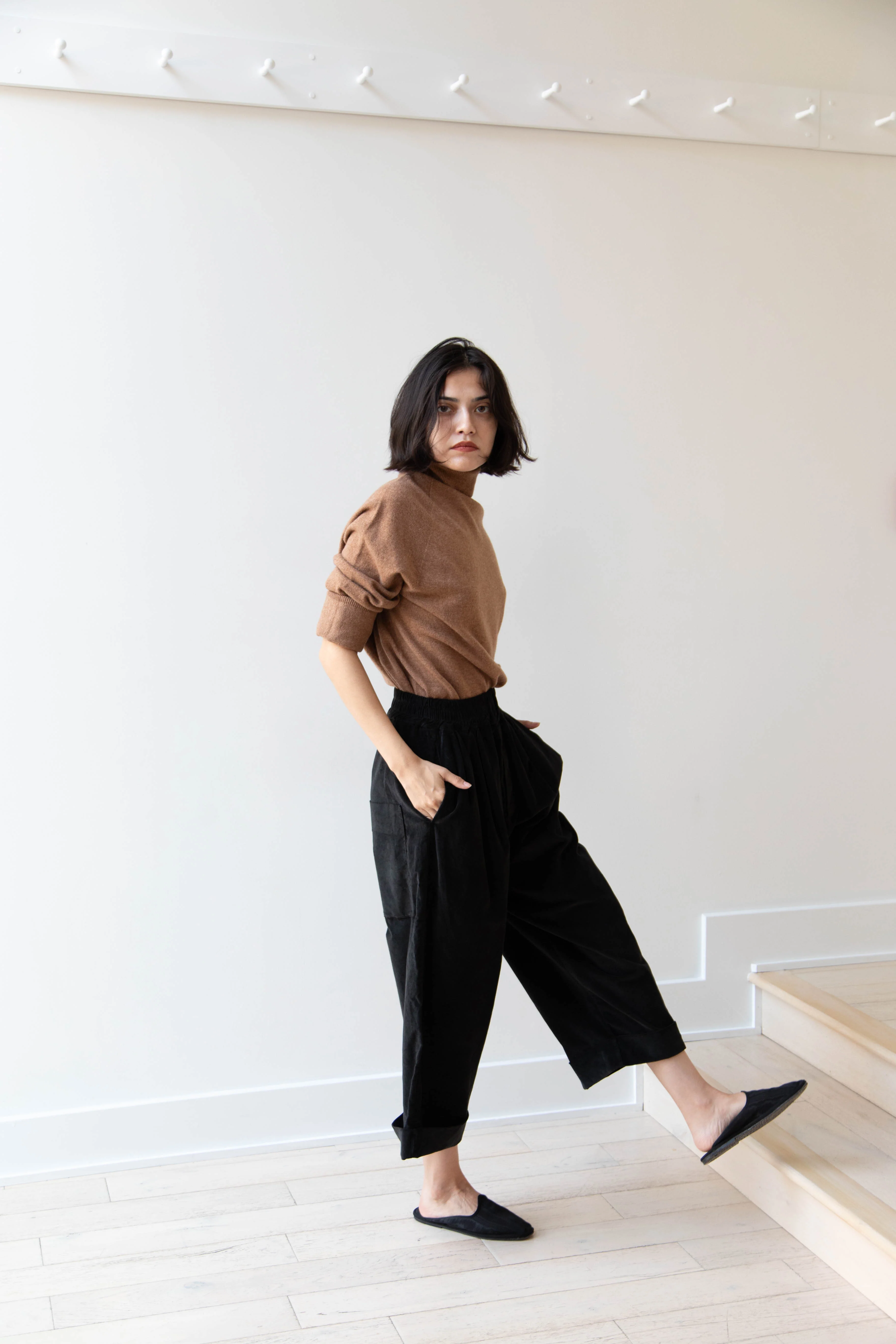 Album di Famiglia | Velvet Bragoni Pants in Slate - Image 35