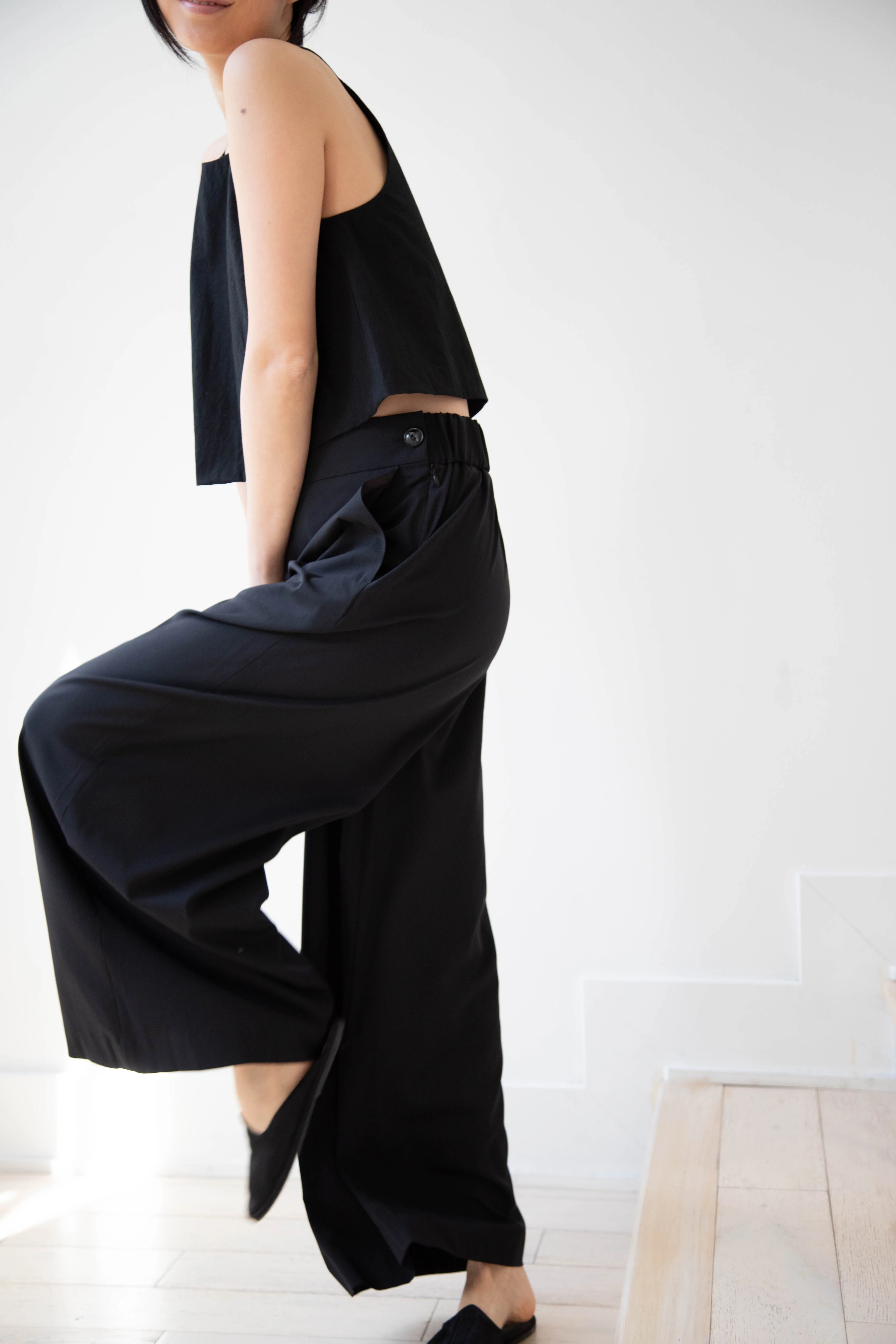 Arts & Science | Back Gum Tuck Culottes in Black - Image 23