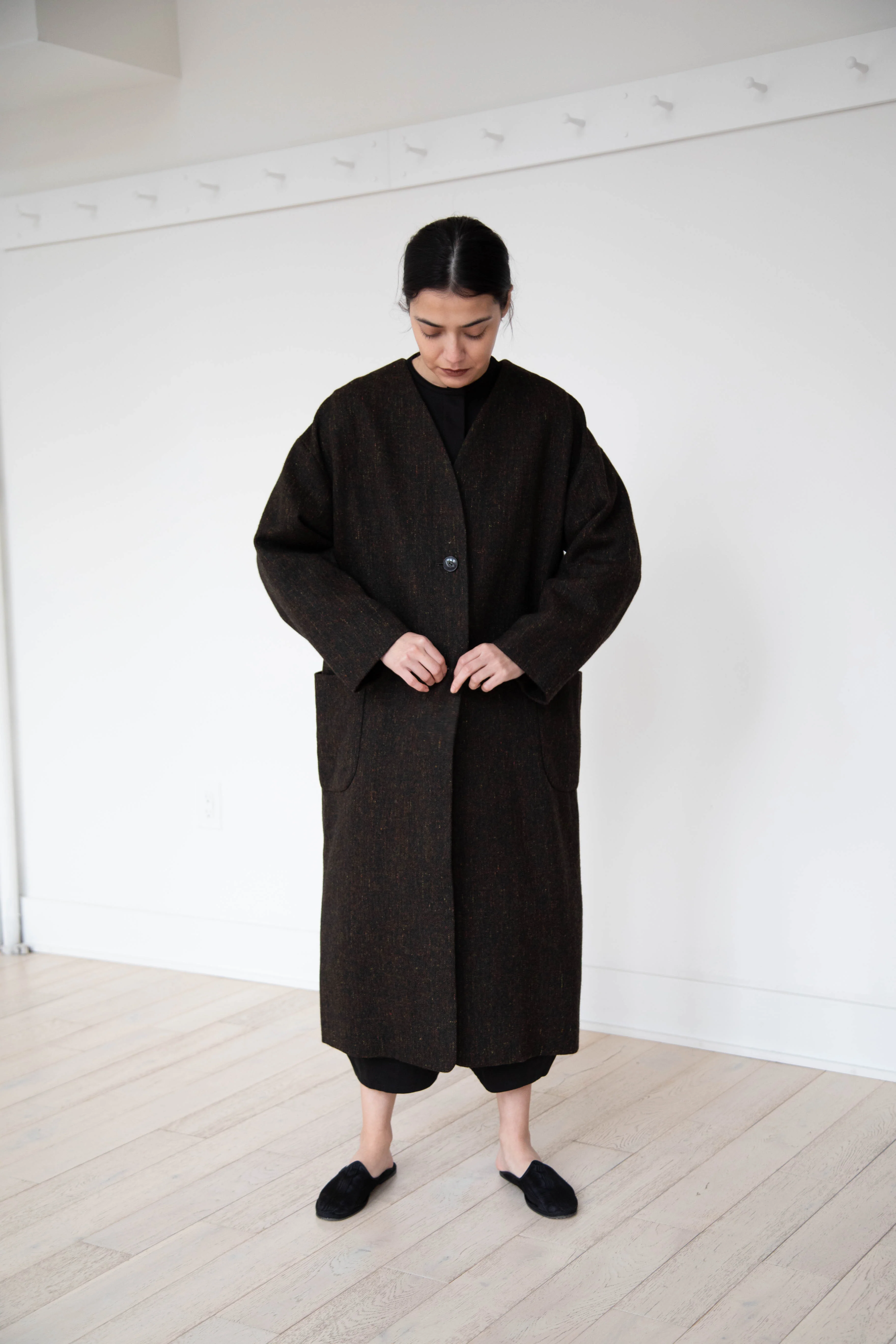 Arts & Science Tweed V-Neck Long Coat in Moss - Image 25