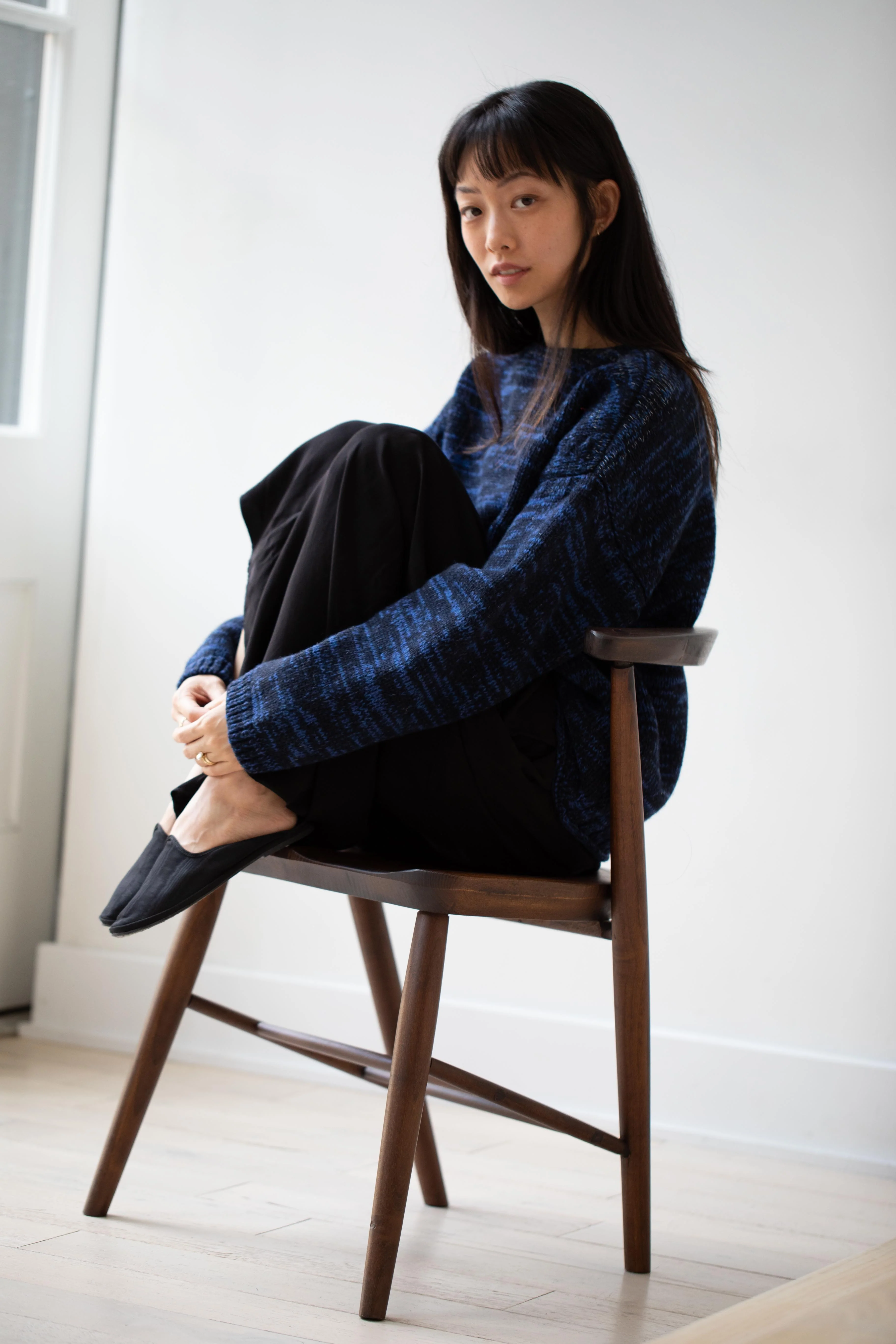 École De Curiosités | Moria Sweater Knitwear in Mazarine Melange - Image 29