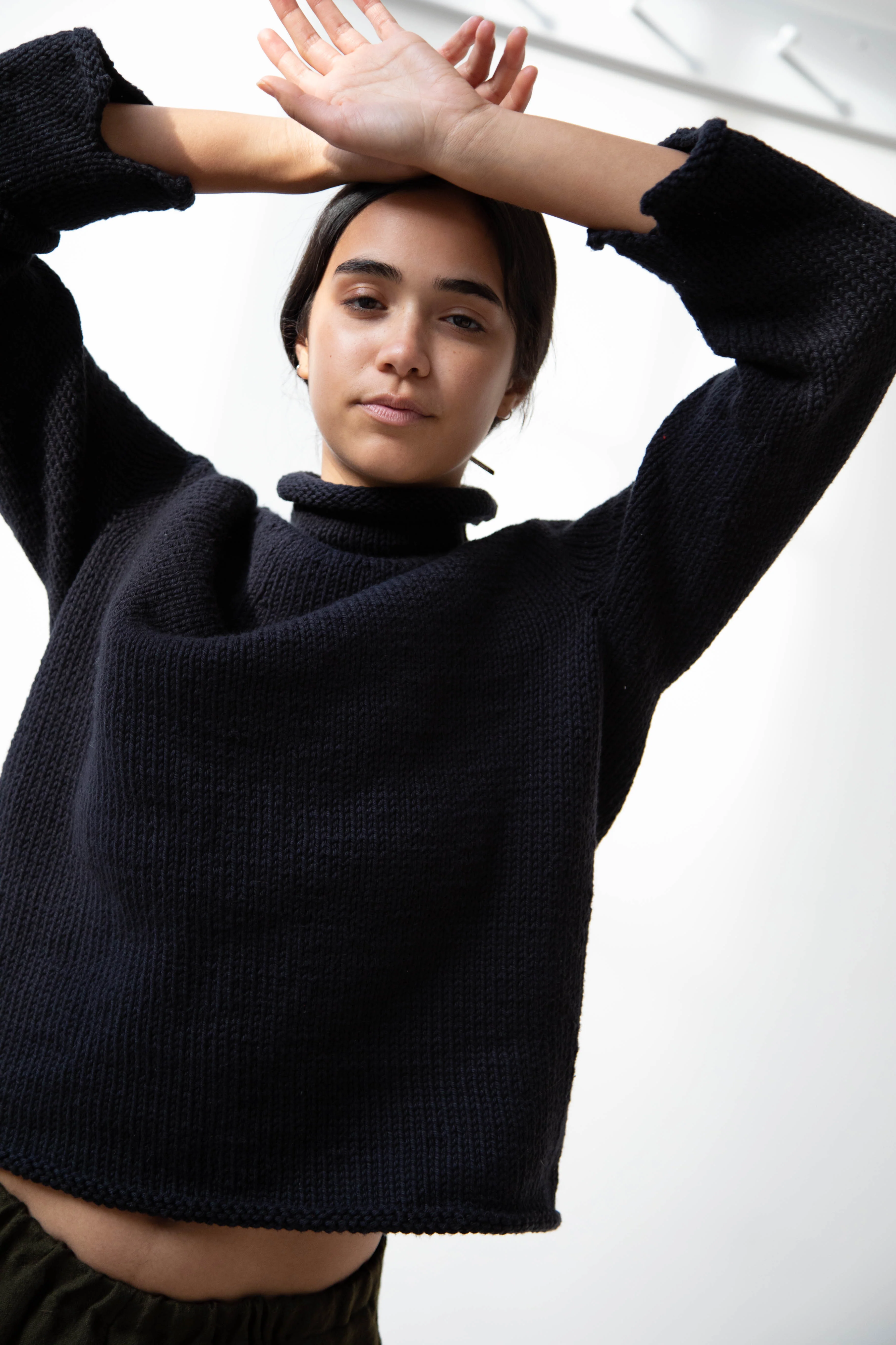 Nitto Café da Manha Sweater in Black - Image 22