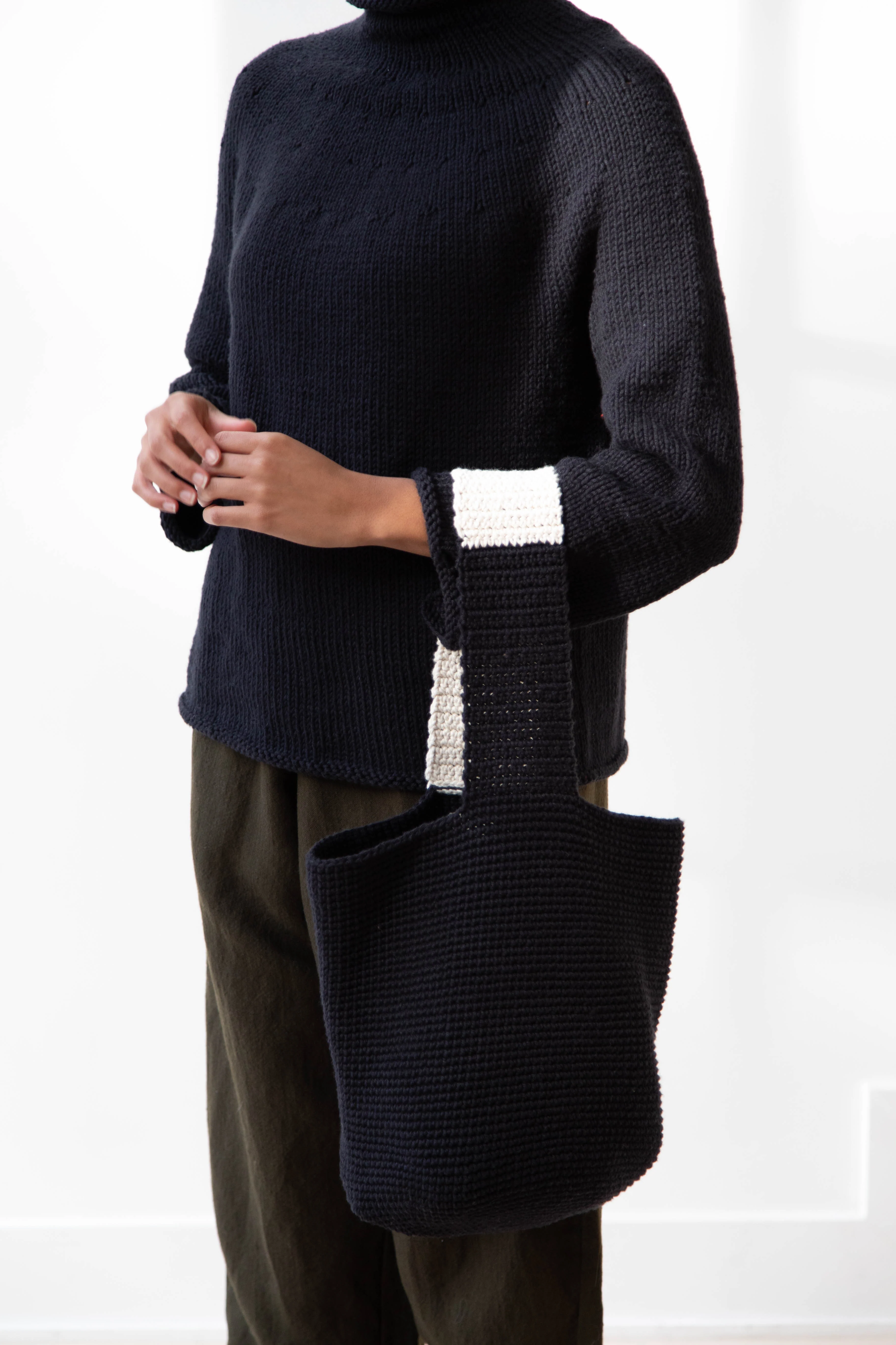 Nitto Café da Manha Sweater in Black - Image 24
