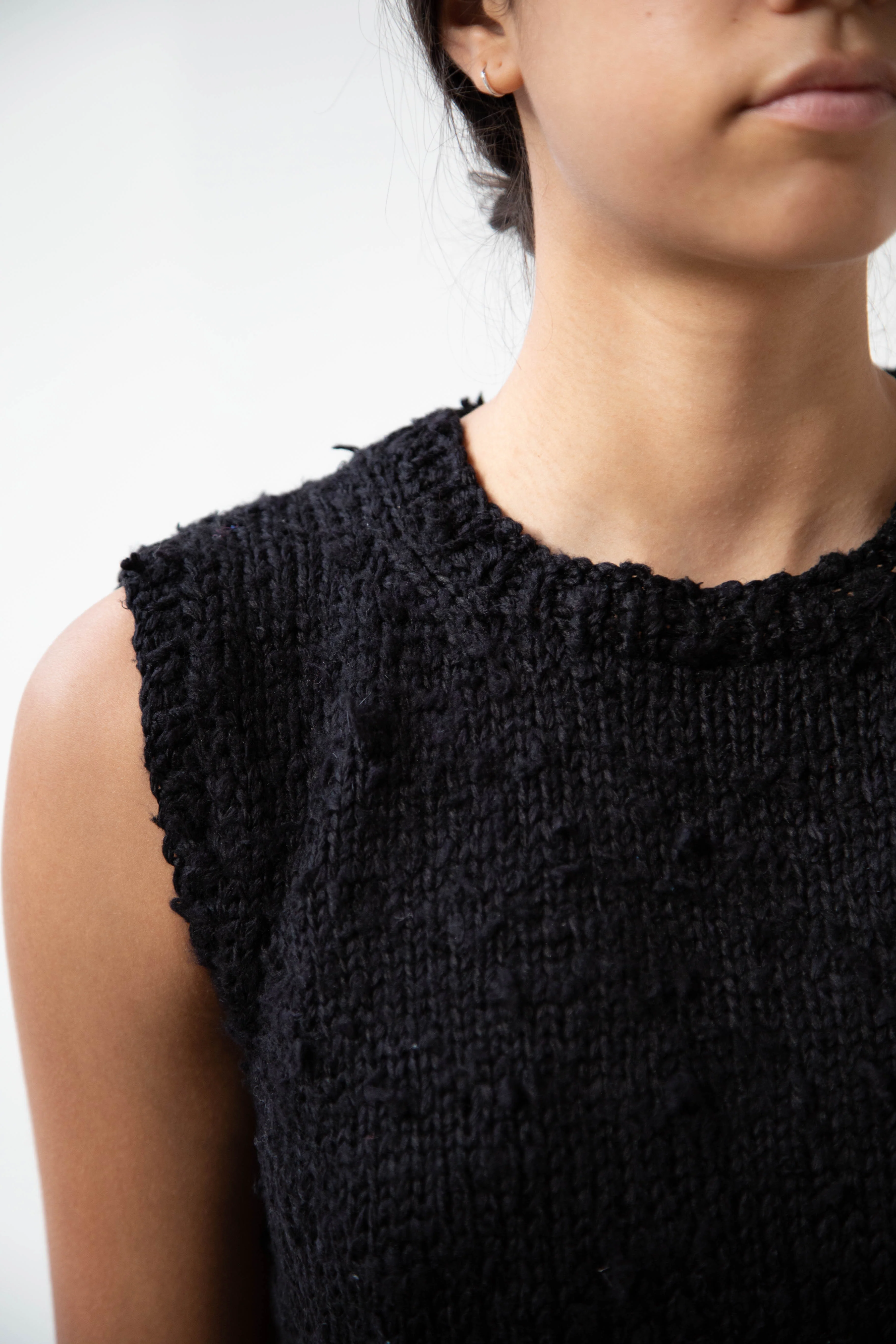 Nitto Pincel Vest in Black Silk - Image 3