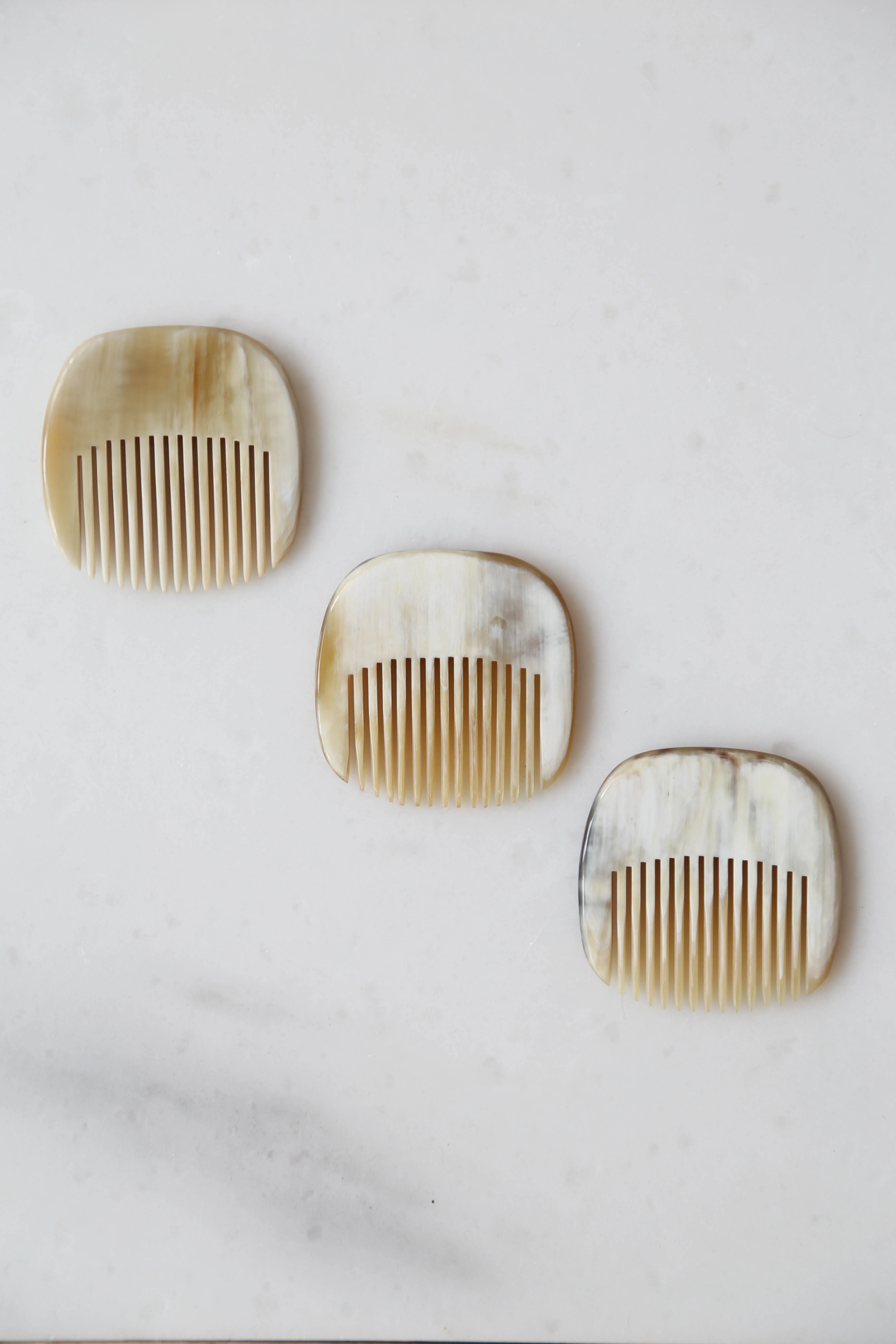 Horn Oval Comb in Cream - Image 5