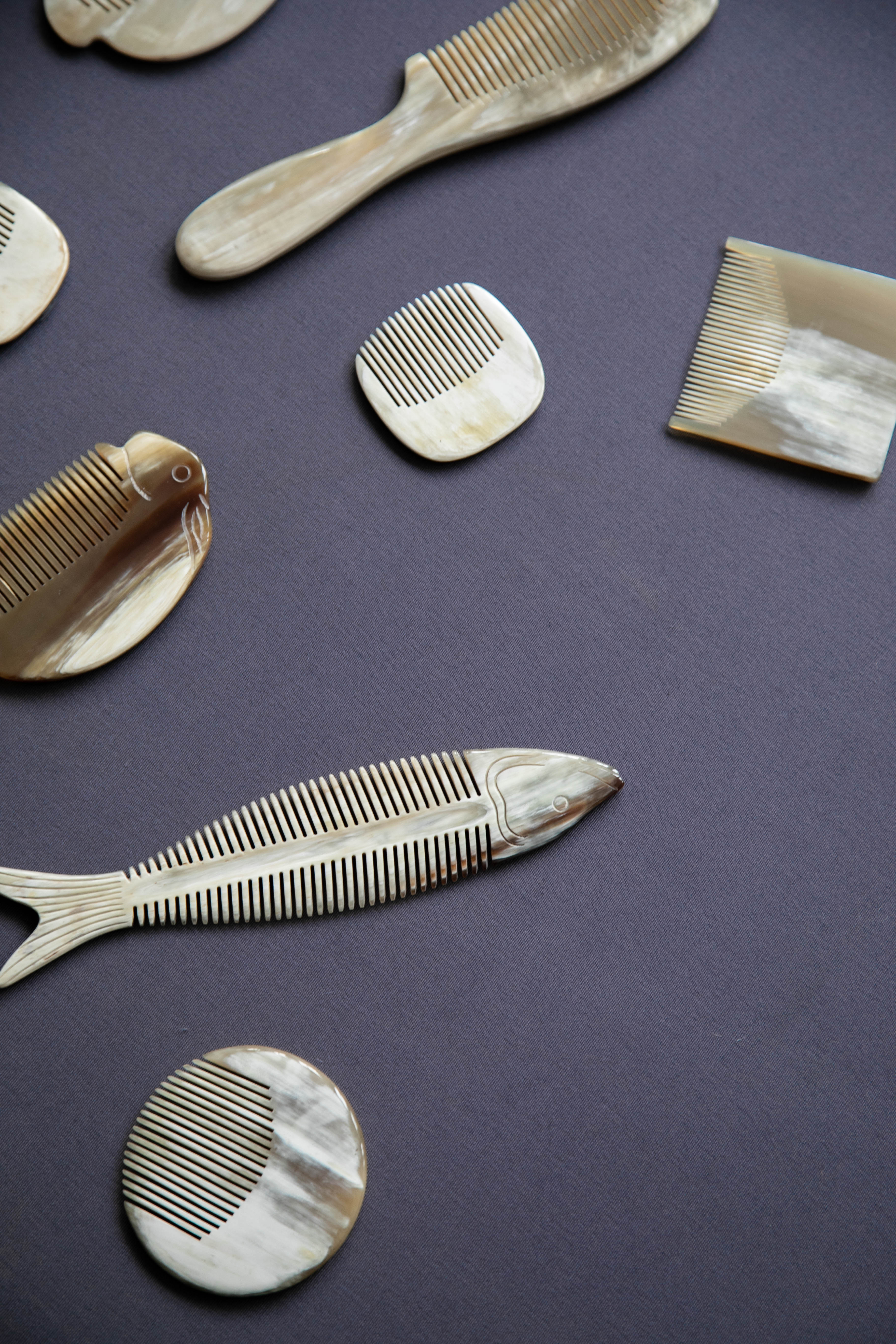 Horn Oval Comb in Cream - Image 9