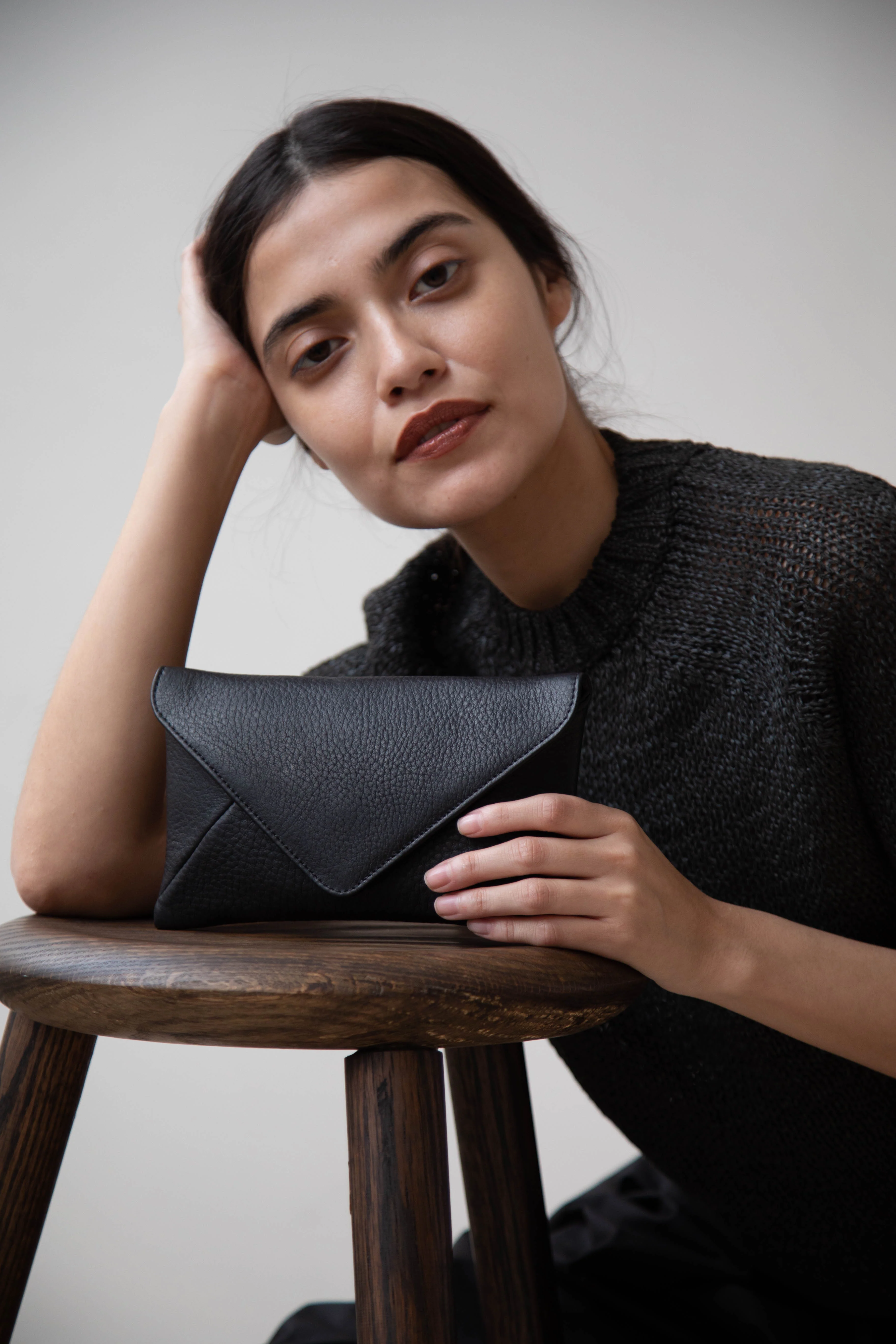 rennes Milo Wallet in Black Leather - Image 11