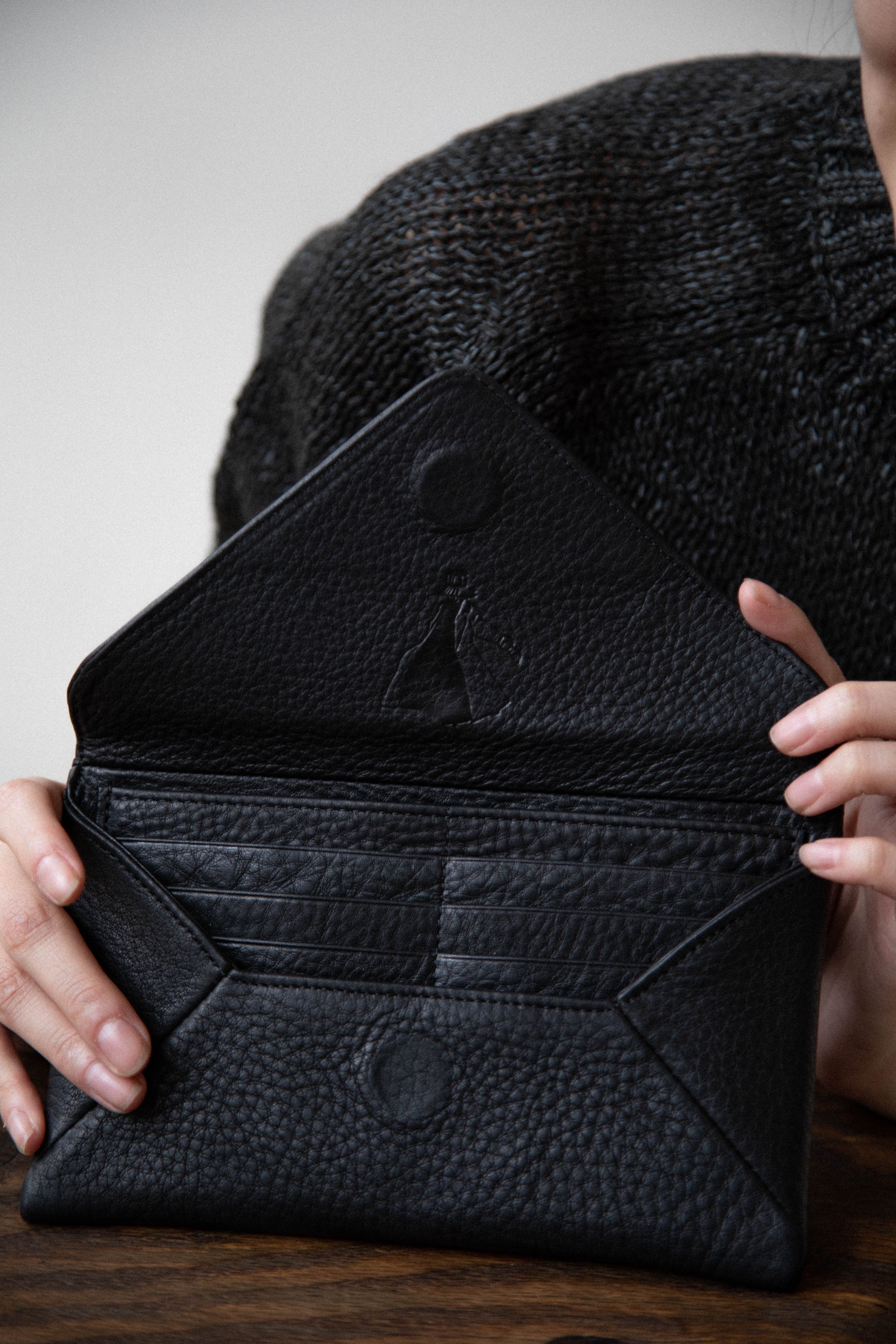 rennes Milo Wallet in Black Leather - Image 14