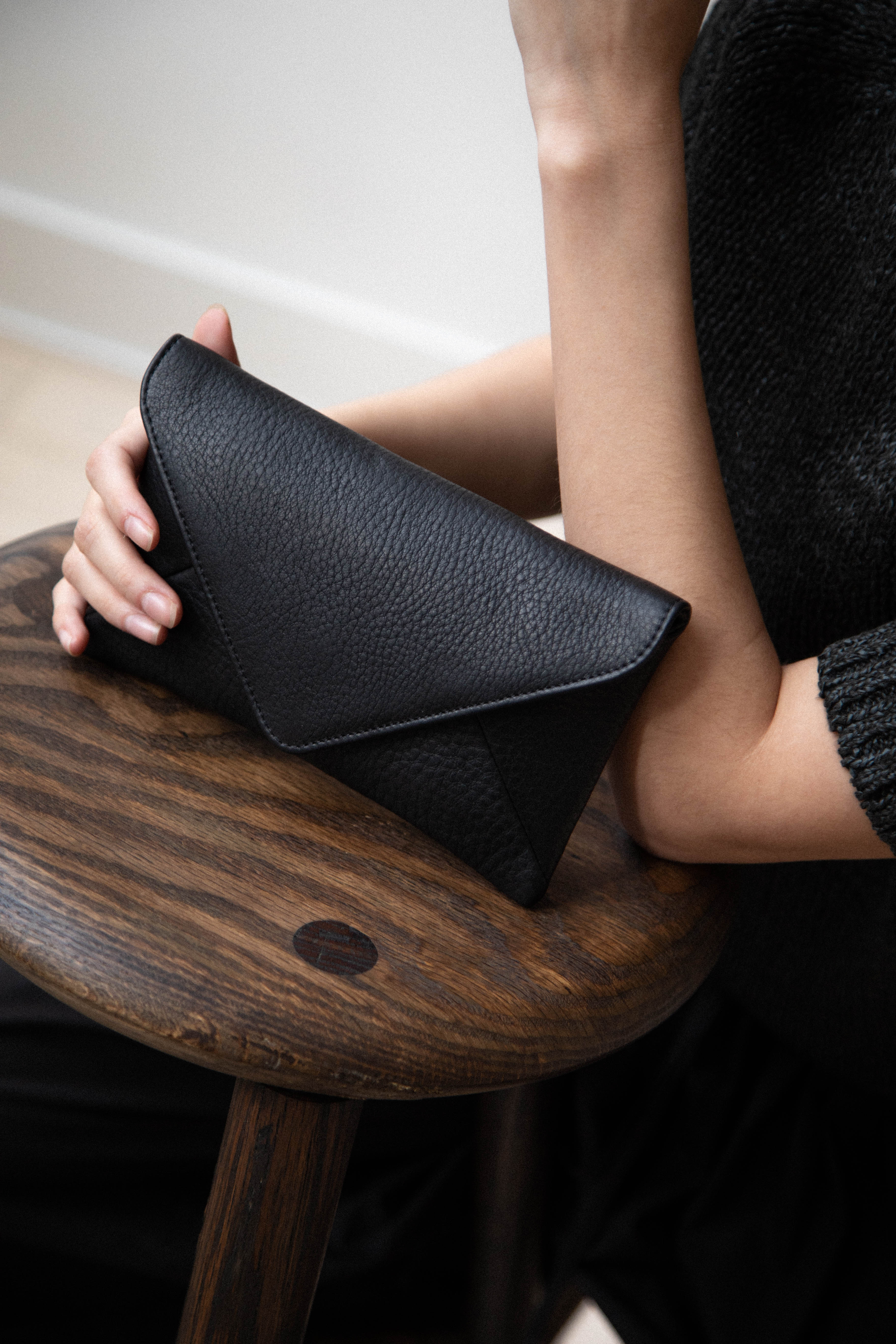 rennes Milo Wallet in Black Leather - Image 6