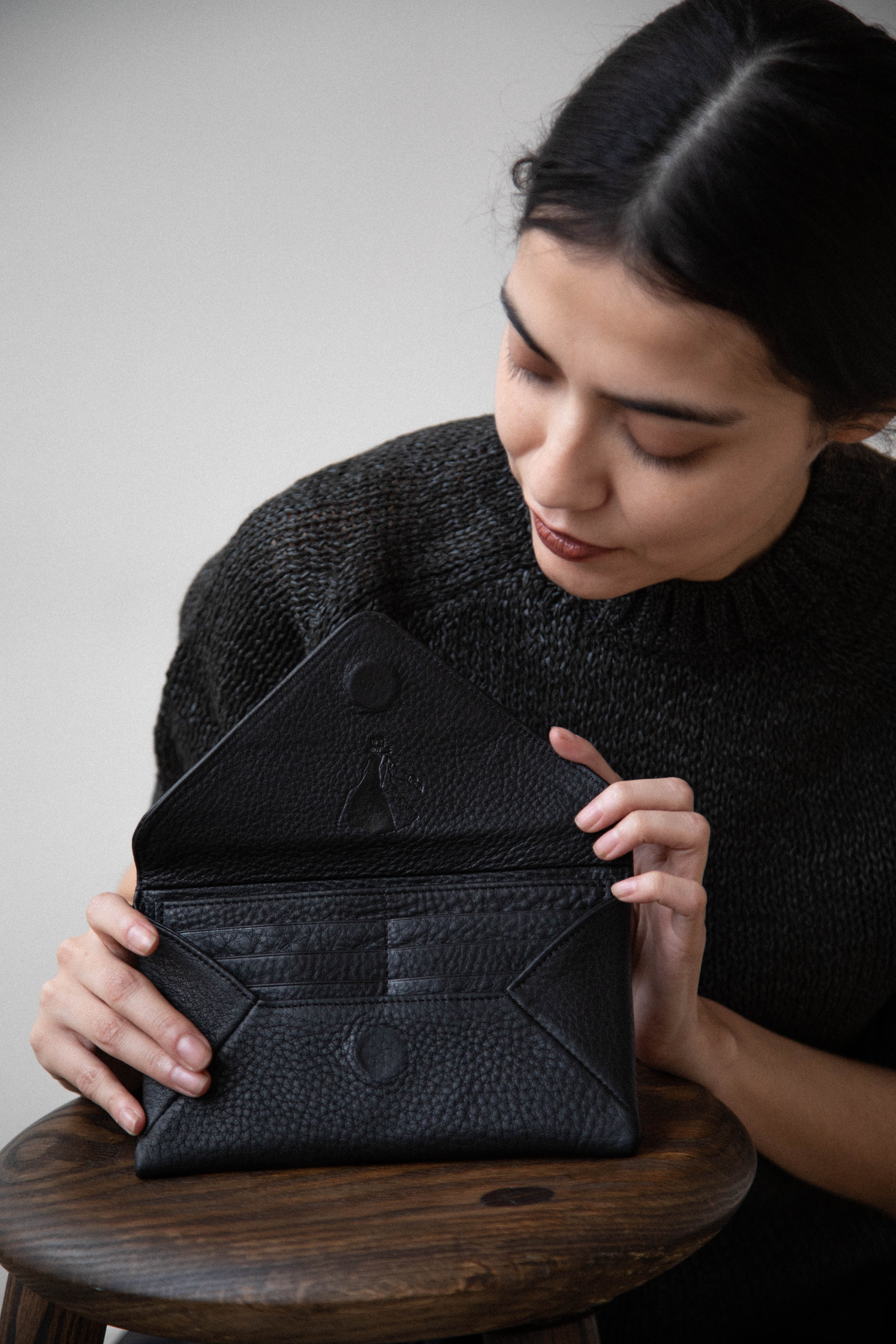 rennes Milo Wallet in Black Leather - Image 8
