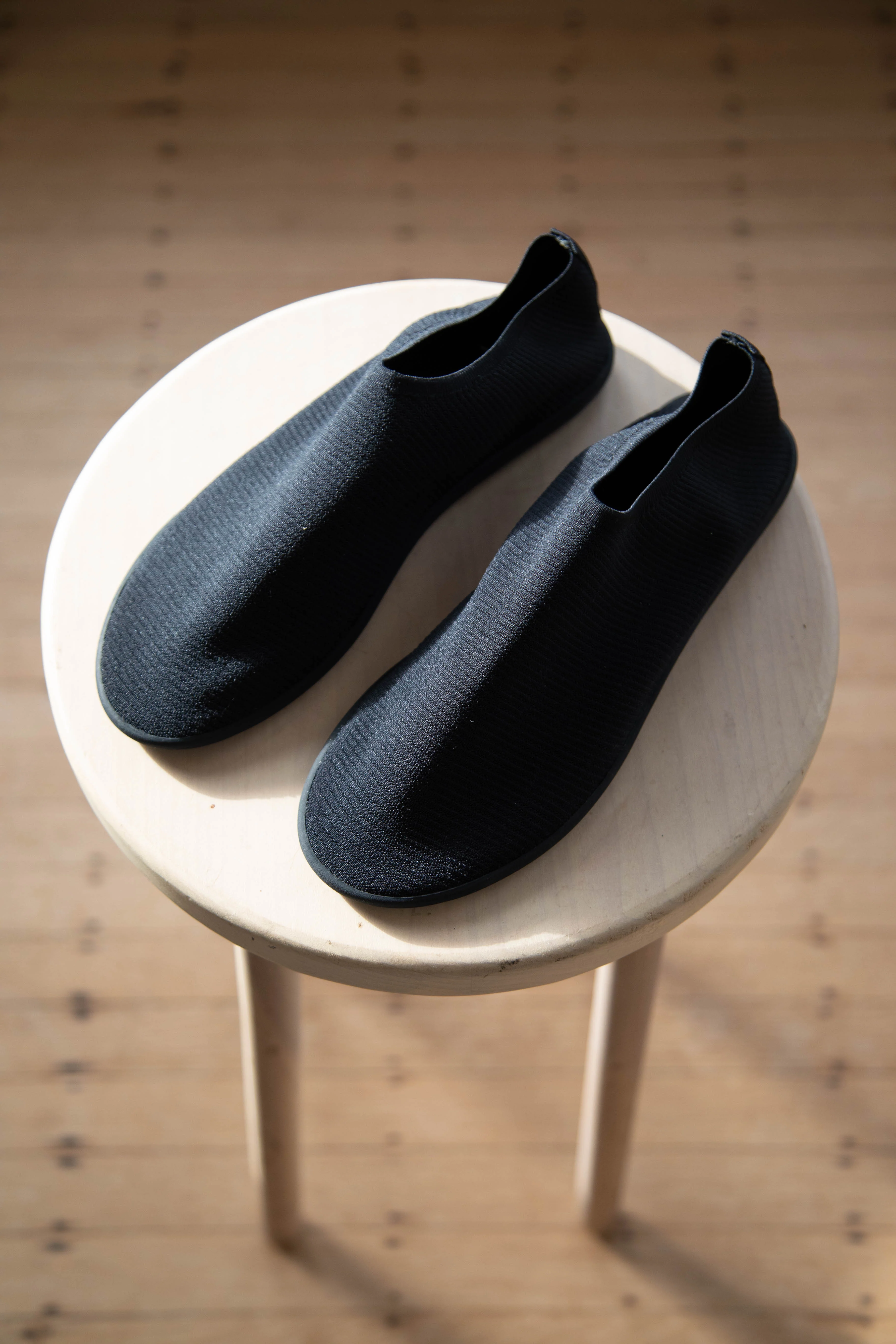 Softromaine | Flat in Black - Image 11