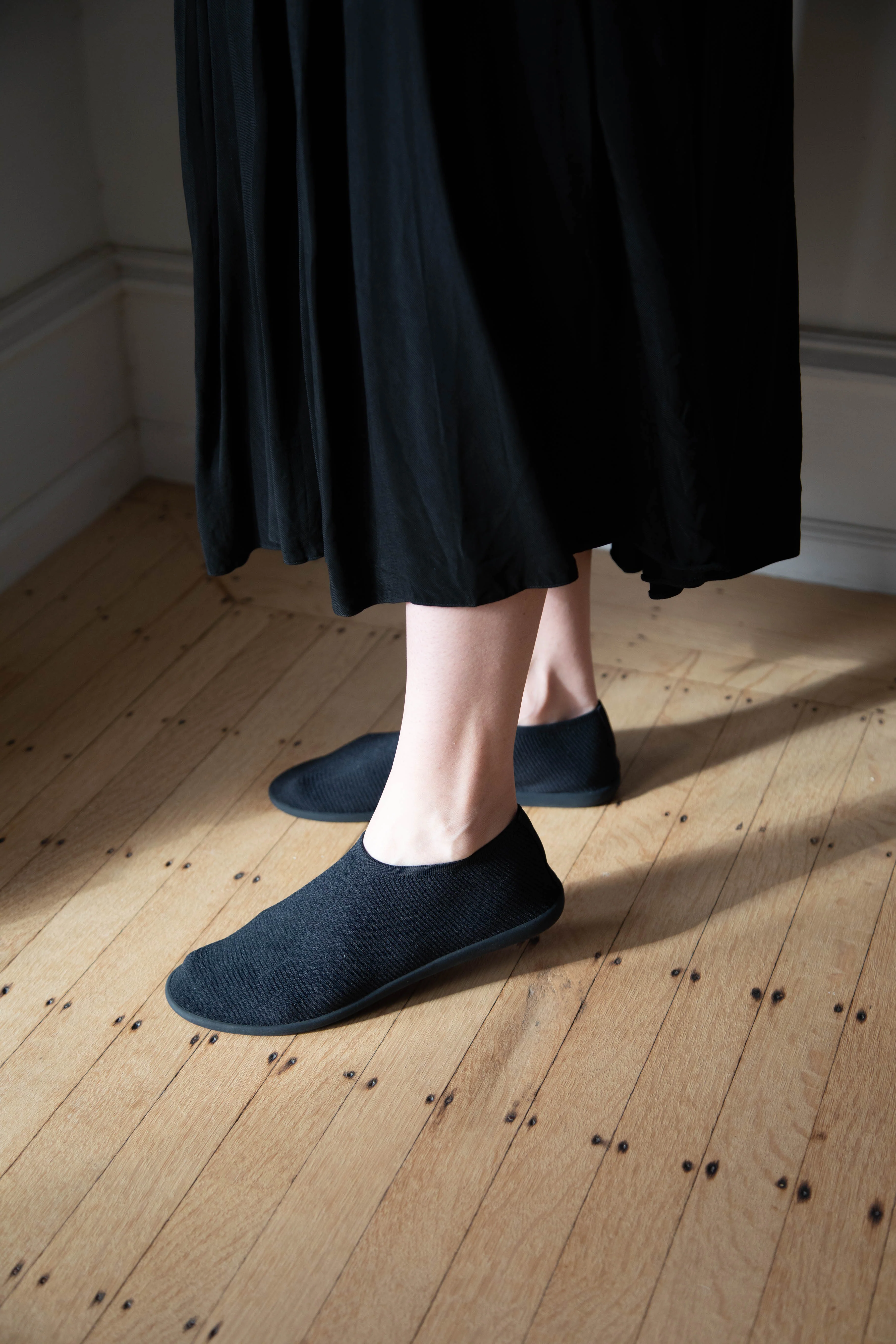 Softromaine | Flat in Black - Image 3