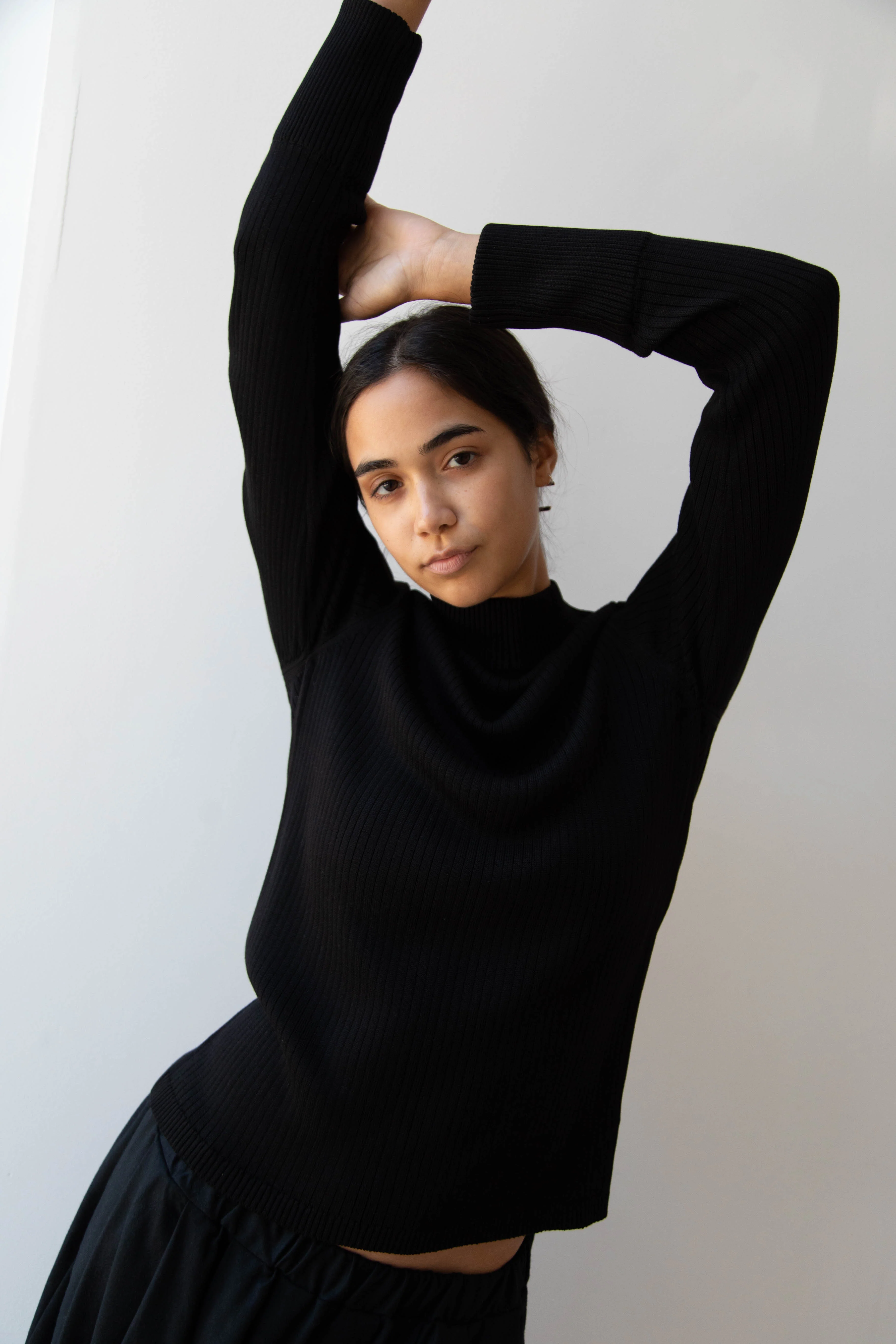 Une Heures Homme Long Sleeve Mock Neck in Noir - Image 14