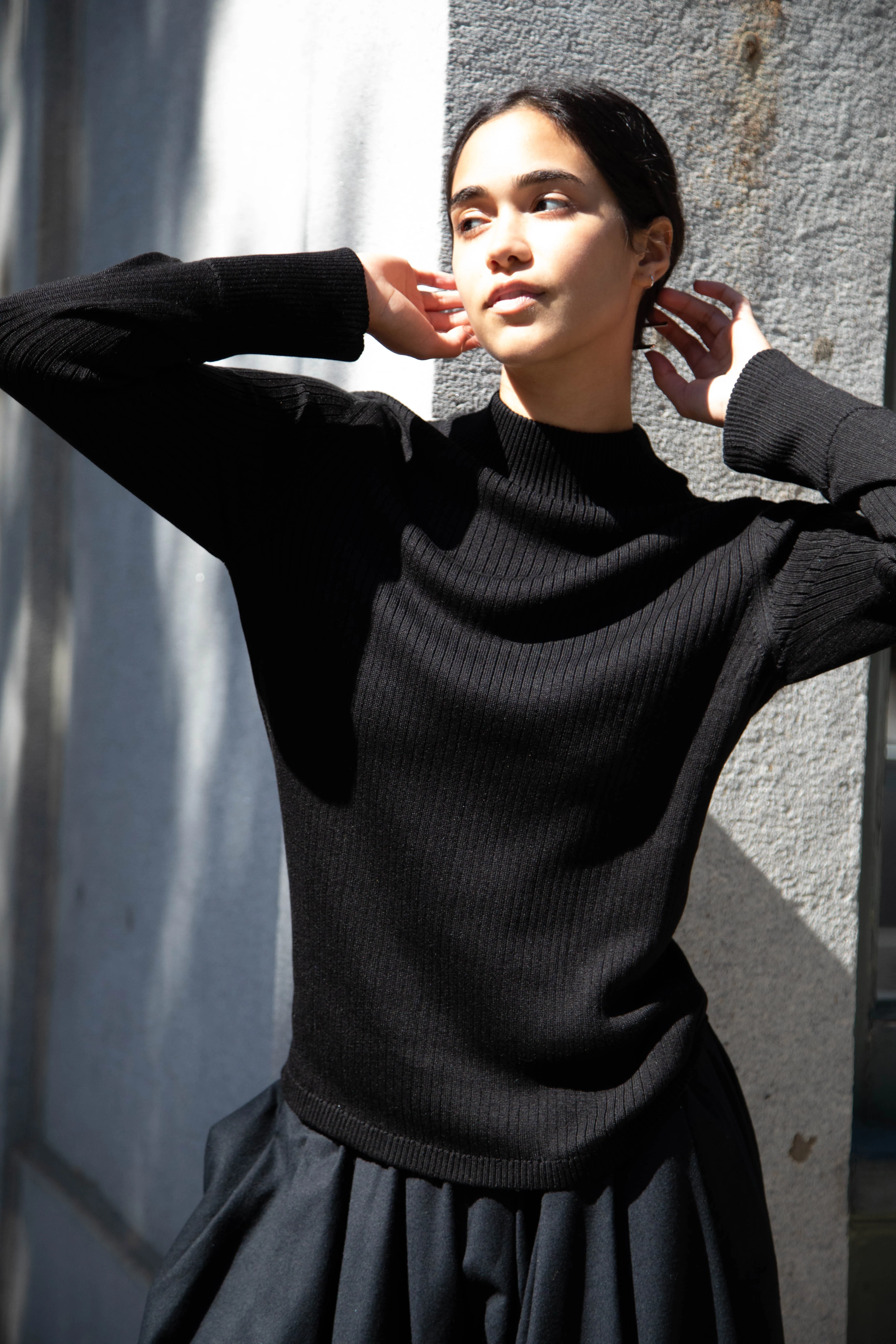 Une Heures Homme Long Sleeve Mock Neck in Noir - Image 18