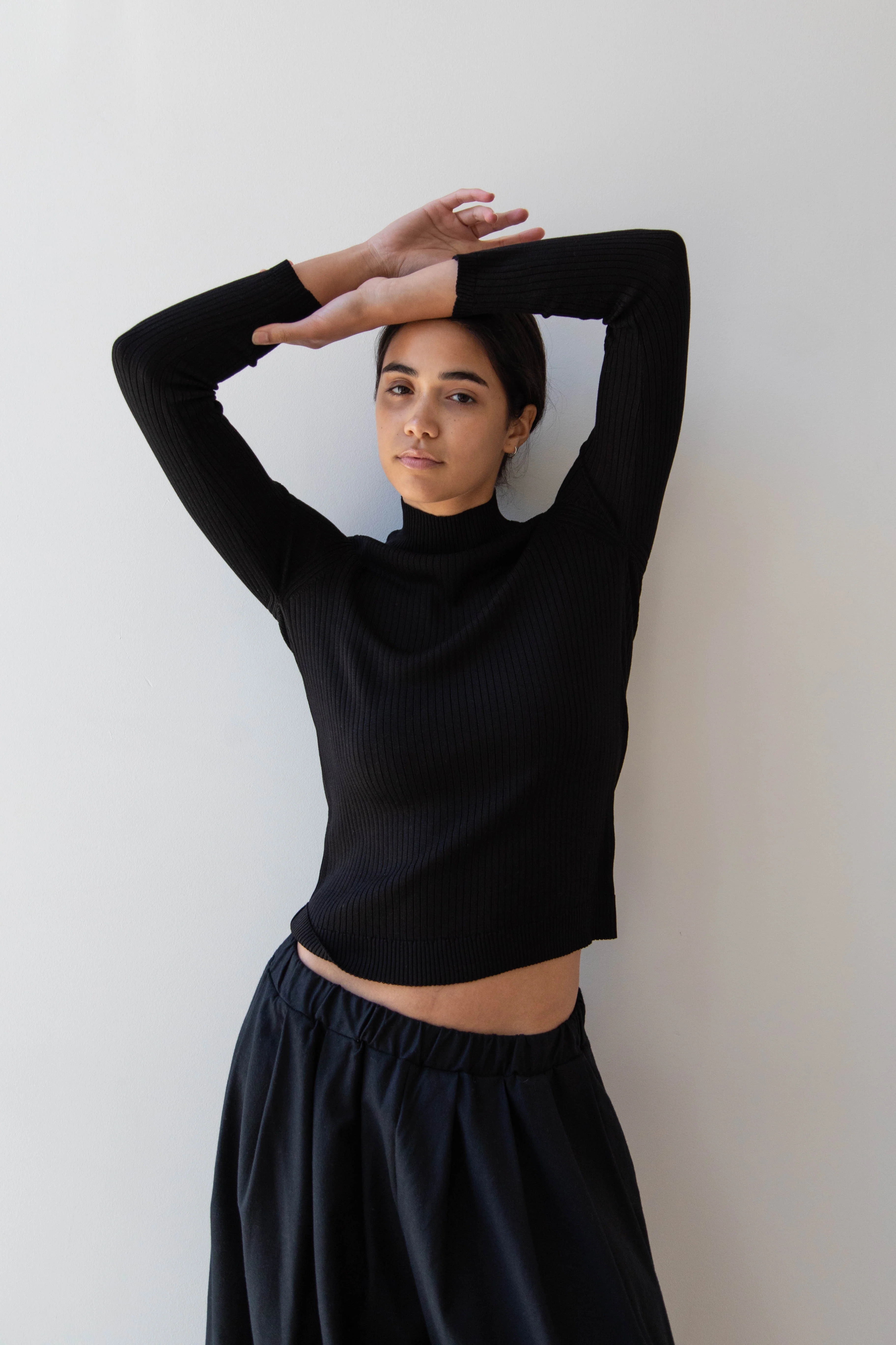 Une Heures Femme Long Sleeve Mock Neck in Noir - Image 16