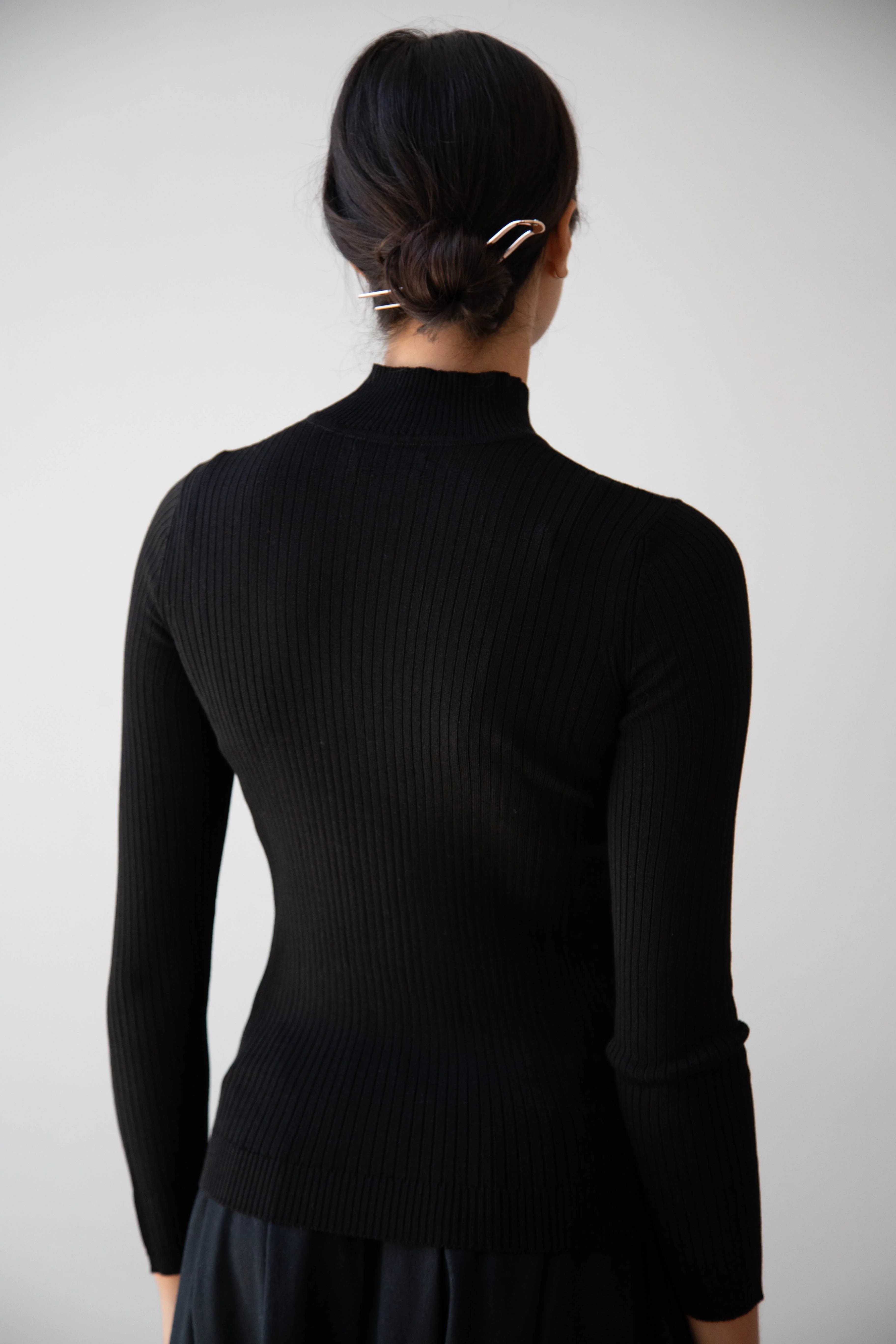 Une Heures Femme Long Sleeve Mock Neck in Noir - Image 28