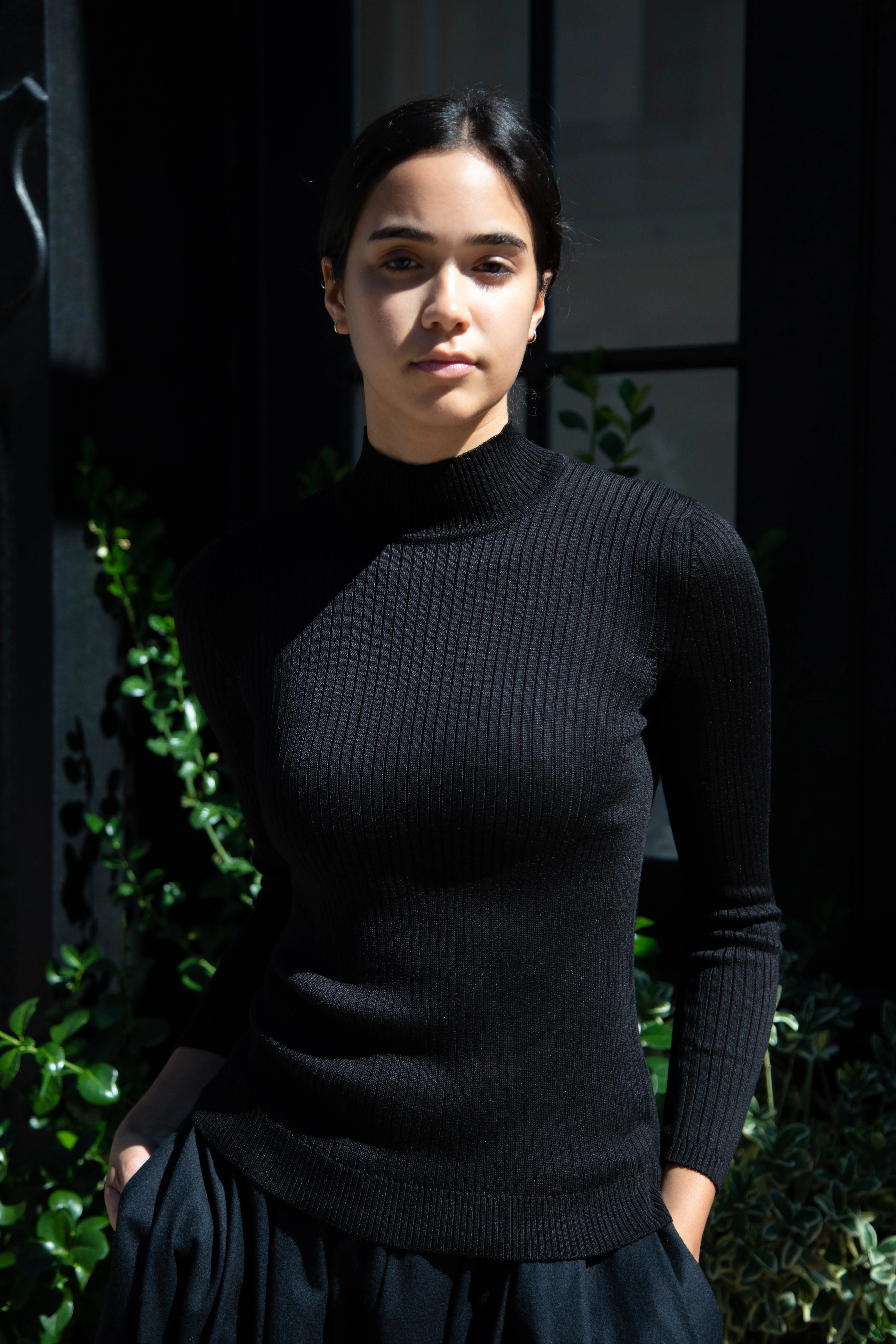 Une Heures Femme Long Sleeve Mock Neck in Noir - Image 31