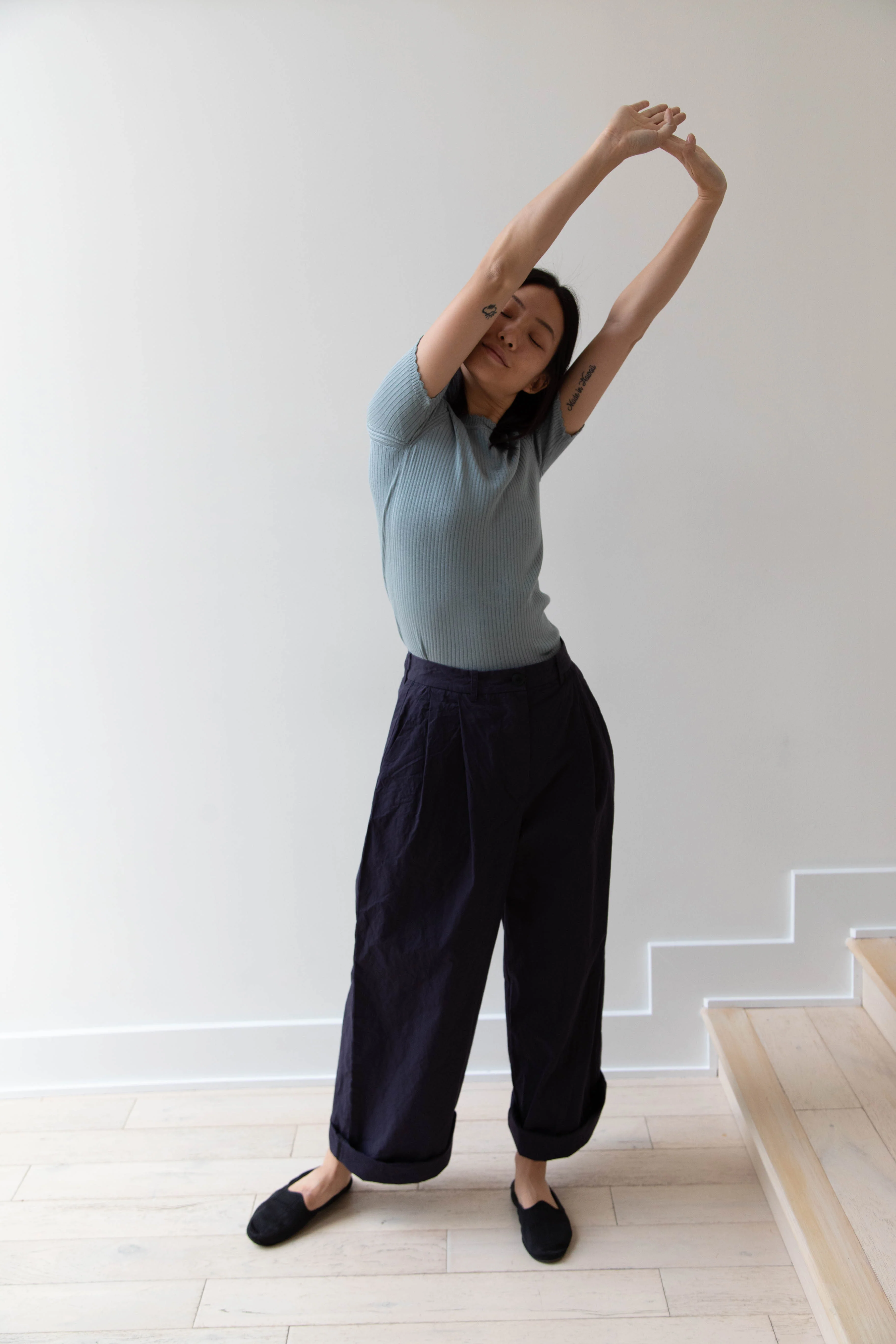 Une Heures | Short Sleeve Scallop in Piscine - Image 10